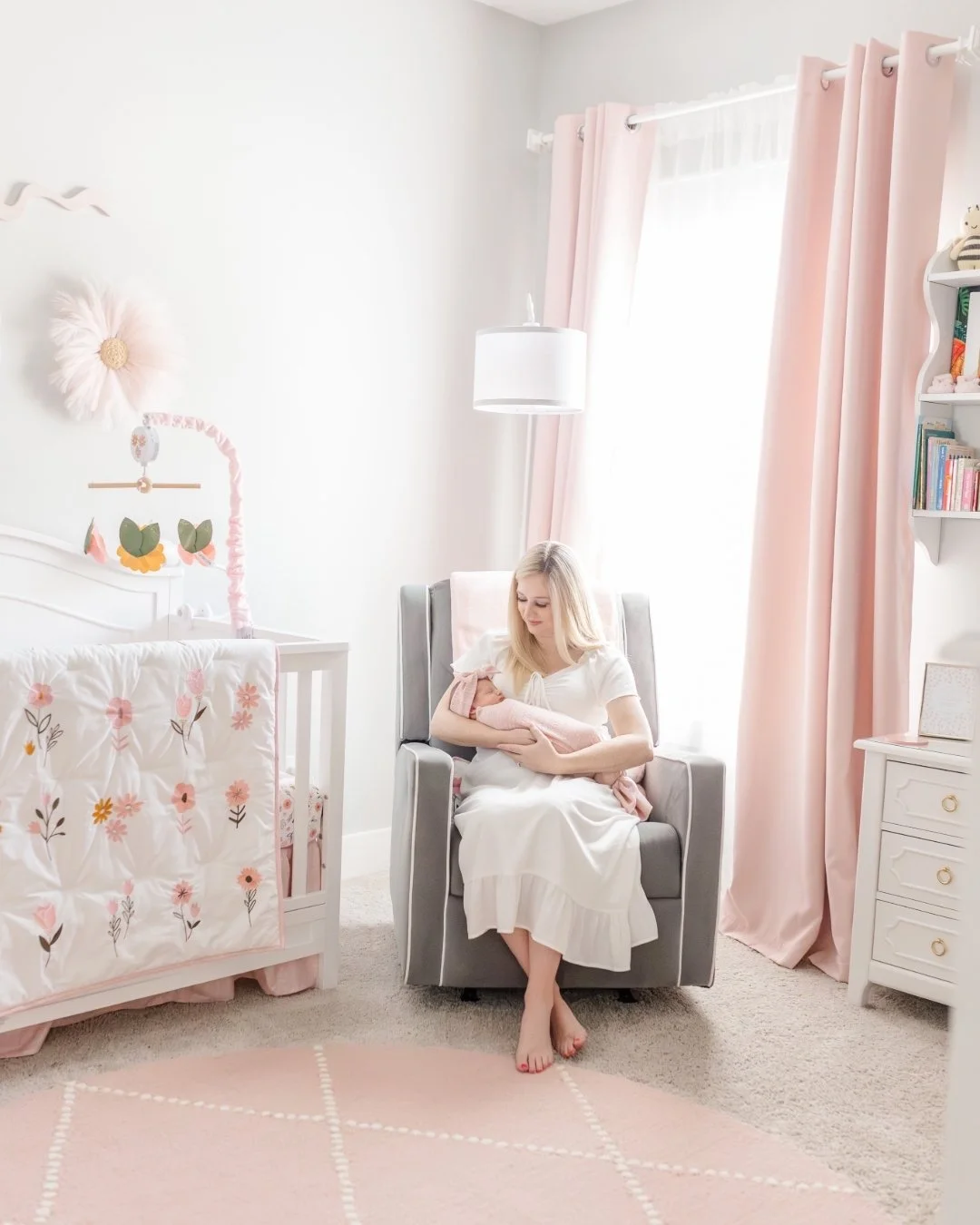 The quiet in-between moments are often the most beautiful.
Soft light, gentle hands, and a brand-new bond 💕

 #newbornphotographer #lifestylenewbornphotographer #greenvillescnewbornphotographer #greenvillescphotographer #scnewbornphotography