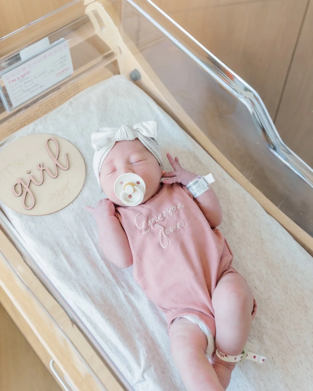 She&rsquo;s here. And she is perfect.

This is one of my favorite moments to photograph &mdash; the very first hours, when everything is still soft and slow and brand new. Fresh 48 sessions happen right there in your hospital room, usually within the