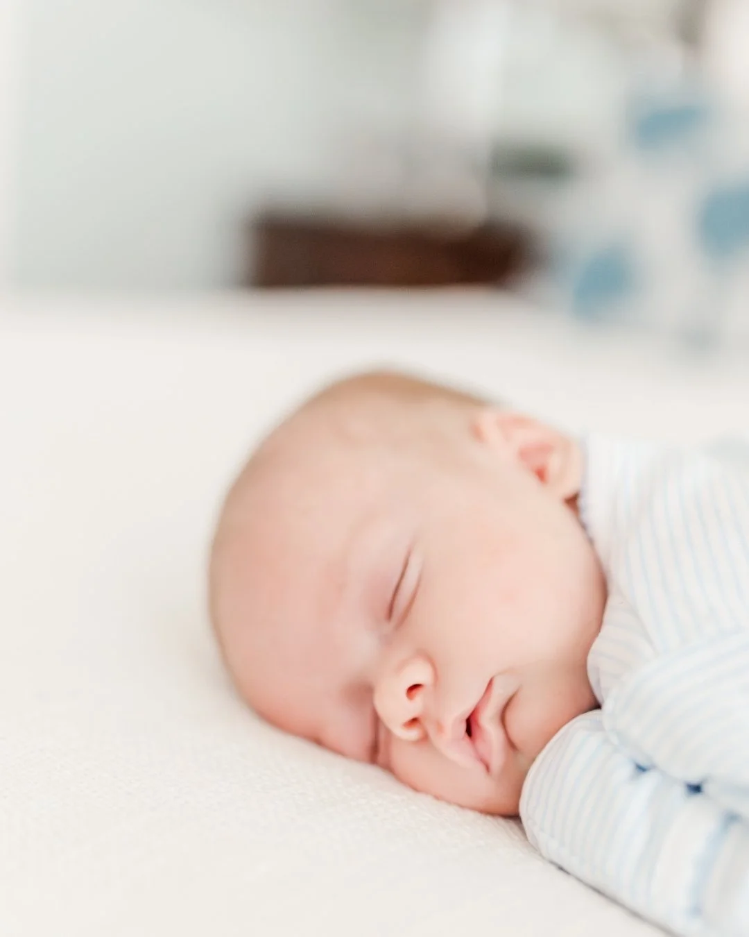 Wondering when to book your newborn session? Here's the honest answer: before your baby arrives.
 
Newborn sessions are best between 5 and 14 days old, when babies are still sleepy enough to curl up and settle easily. By the time most parents think t