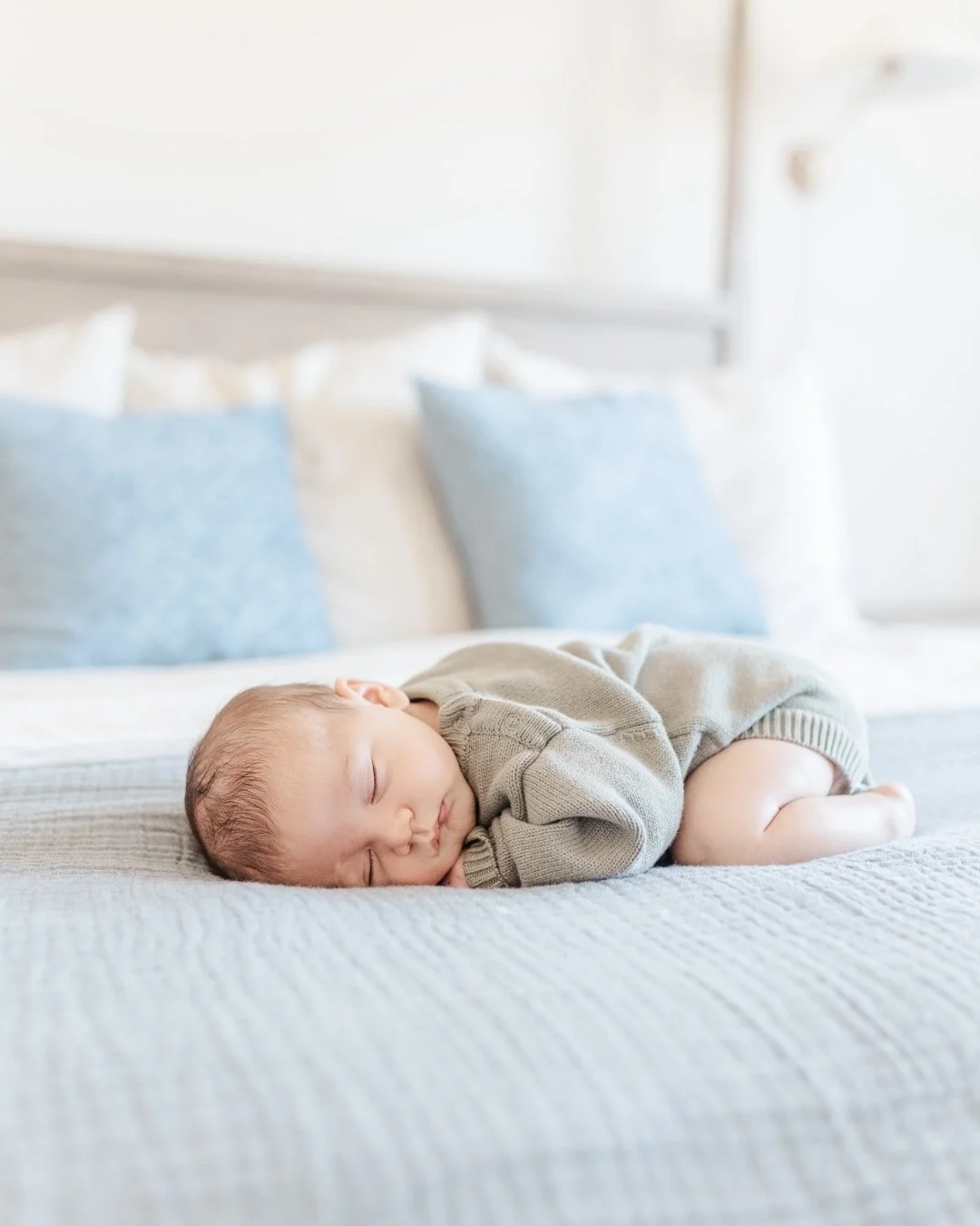There's a particular kind of quiet that only exists when a brand new baby is sleeping in the middle of a bed surrounded by the softest light. I feel lucky to get to be in that quiet with families.
 
This is what lifestyle newborn photography looks li