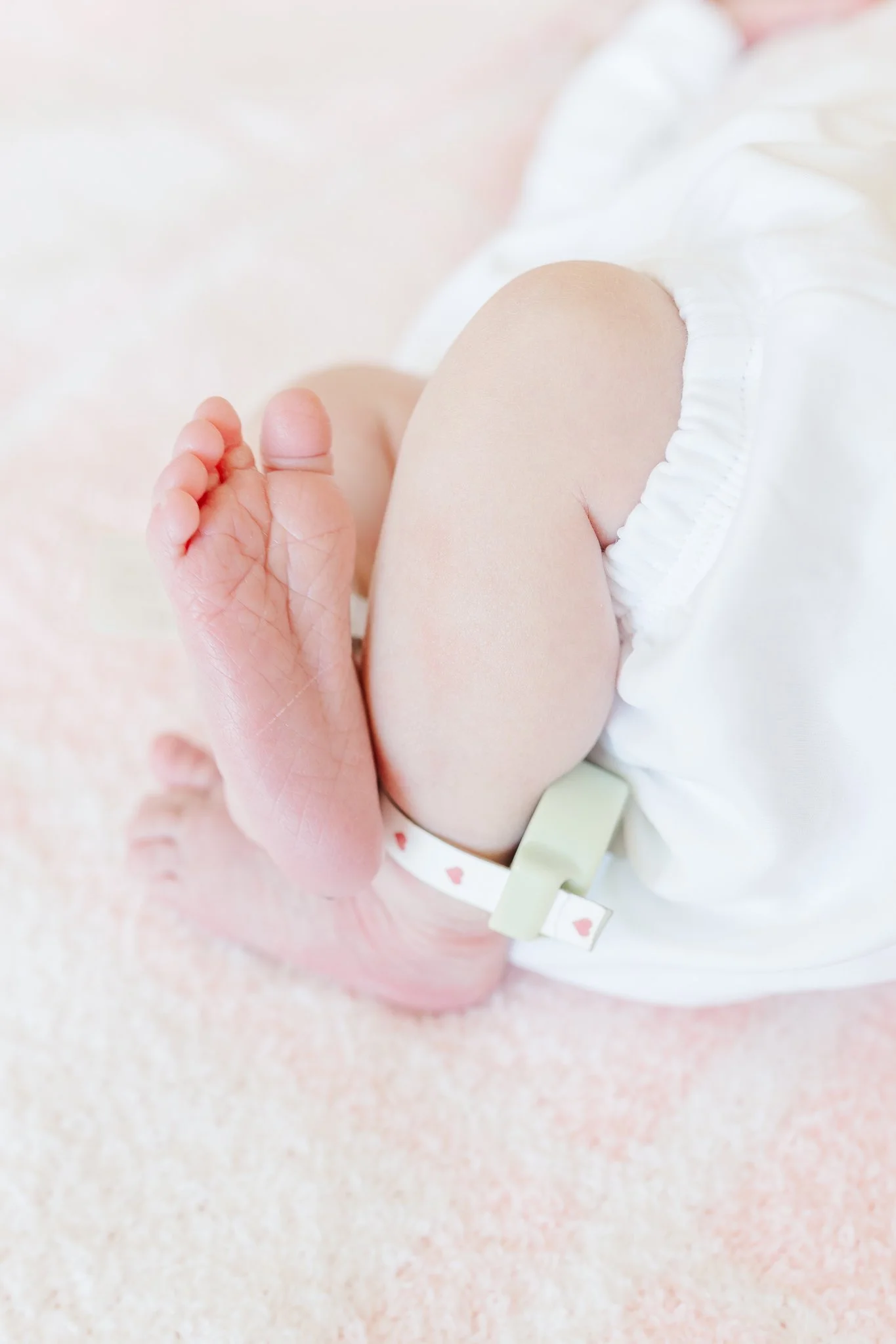 newborn baby feet at patewood hospital