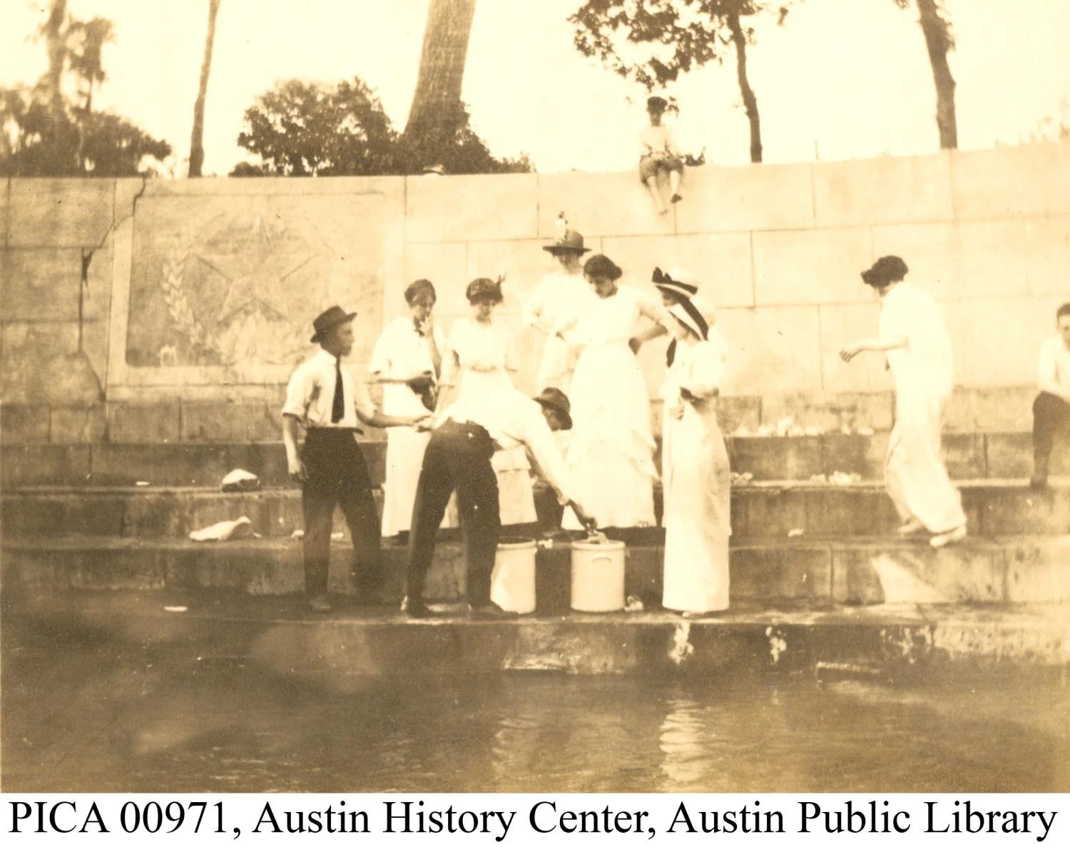 1900s Eliza People Gather water_metapth123866_xl_PICA00971c.jpg