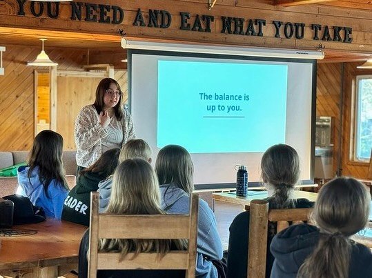 I had a great time with students from @bluevaleknights last Wednesday! 💙💙

Youth engaged in my workshop to advance their progress in @canadianstudentleaders&rsquo;s Student Leadership Program. It was such an honour! 

We discussed Self-Care with a 