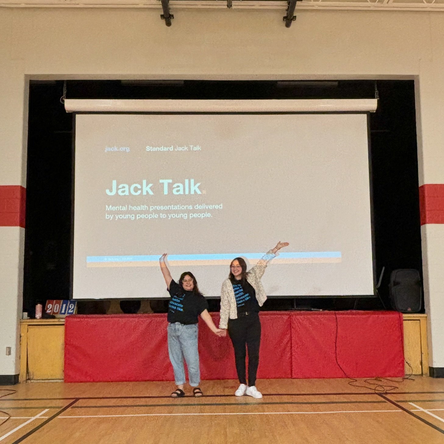Kicked off mental health month workshops with a Jack Talk in Owen Sound, at Hillcrest Elementary School! 🎤💙 @jackdotorg @alexandrarodgers_