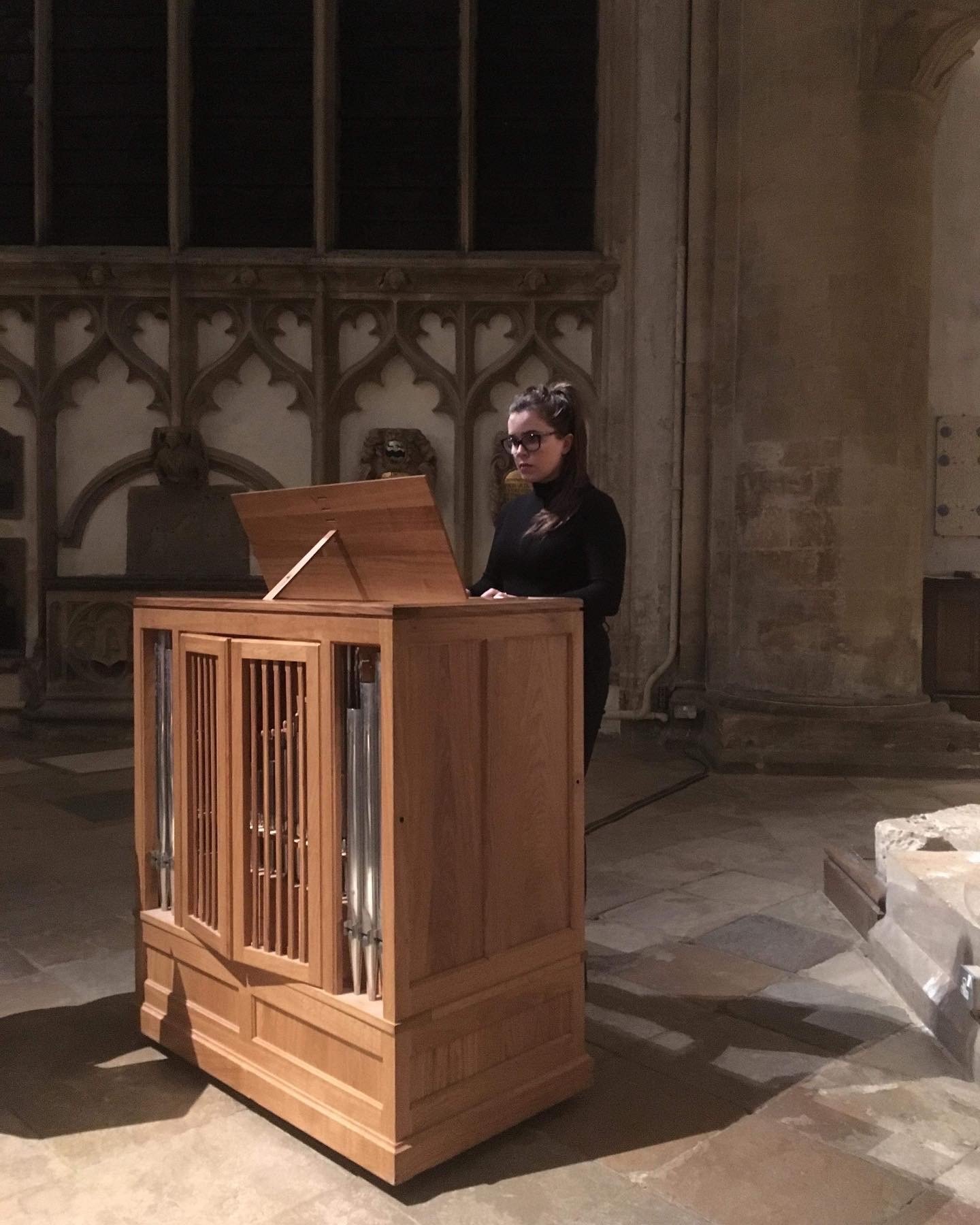 In concert as continuo organist at Christ Church Cathedral, Oxford.