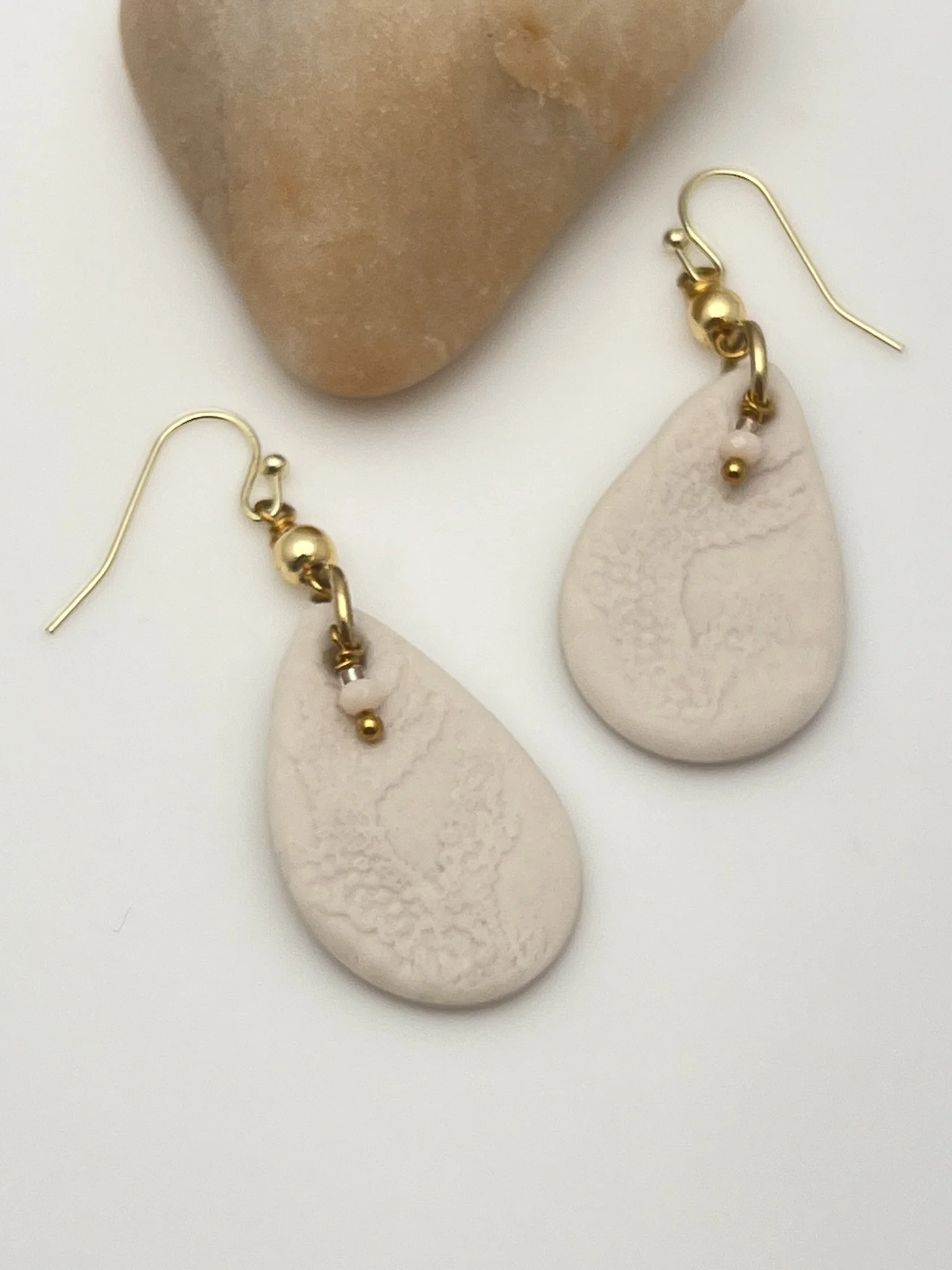 White Beach Flower Earrings
