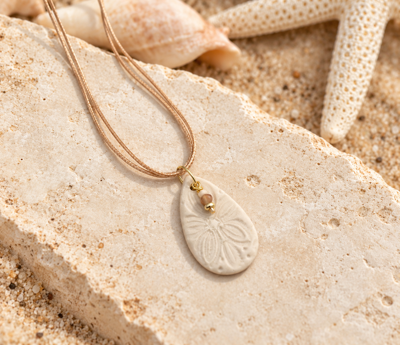 Teardrop Beach Flower Necklace