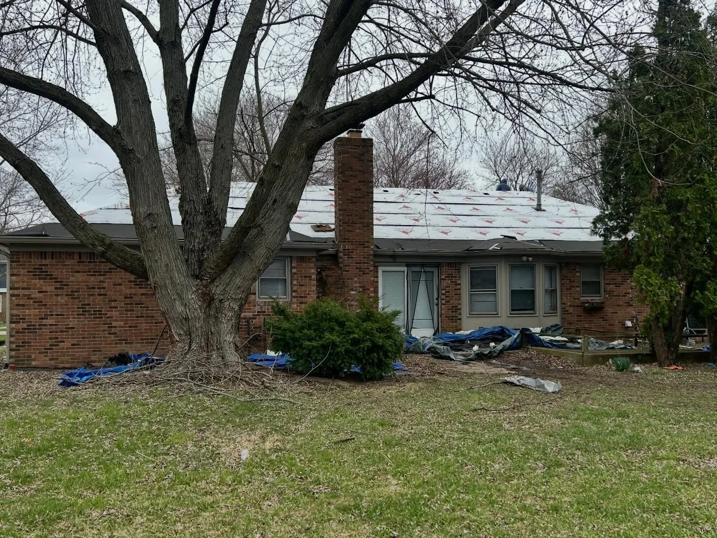 Another impact resistant roof, just in time to ward off Mother Nature this spring 🚩#redsailroofing #ikodynasty