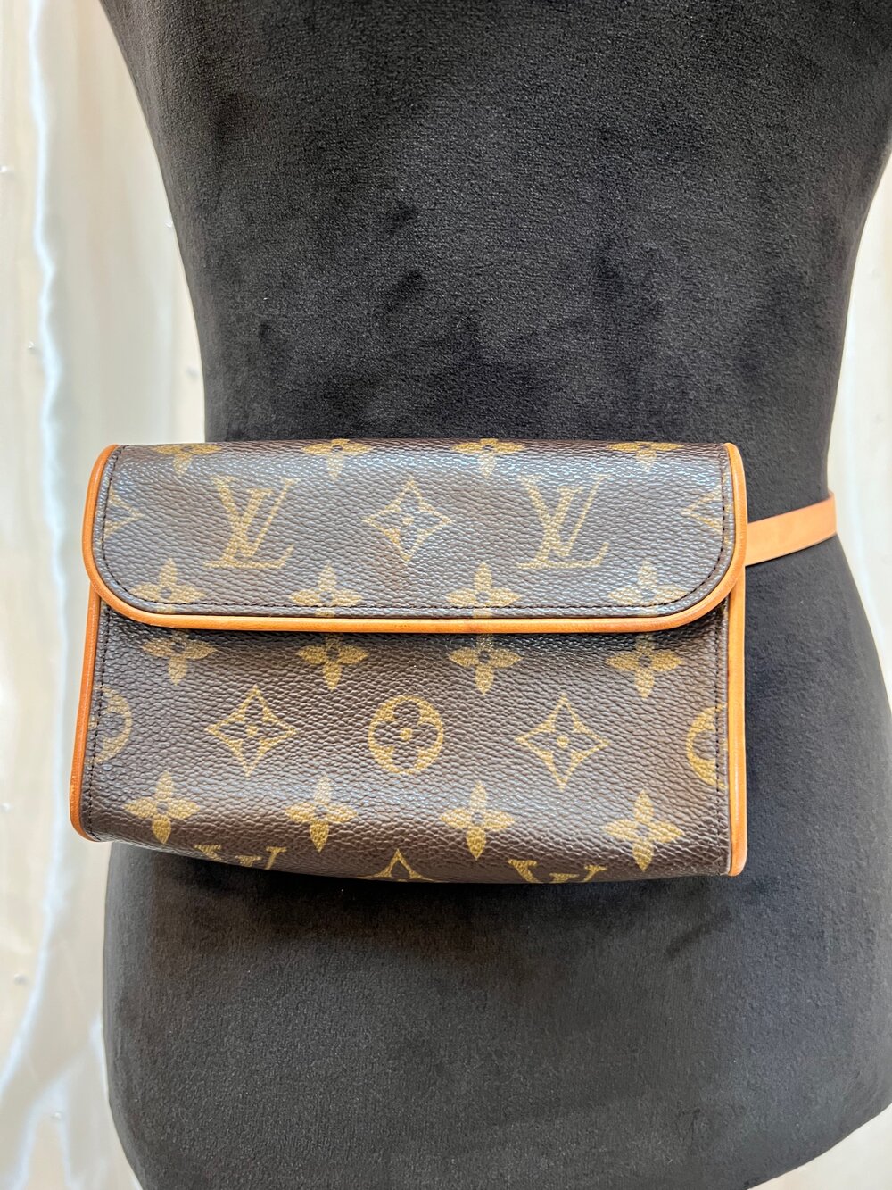 Louis Vuitton Monogram Pochette Florentine Waist Bag — MISS LULALA