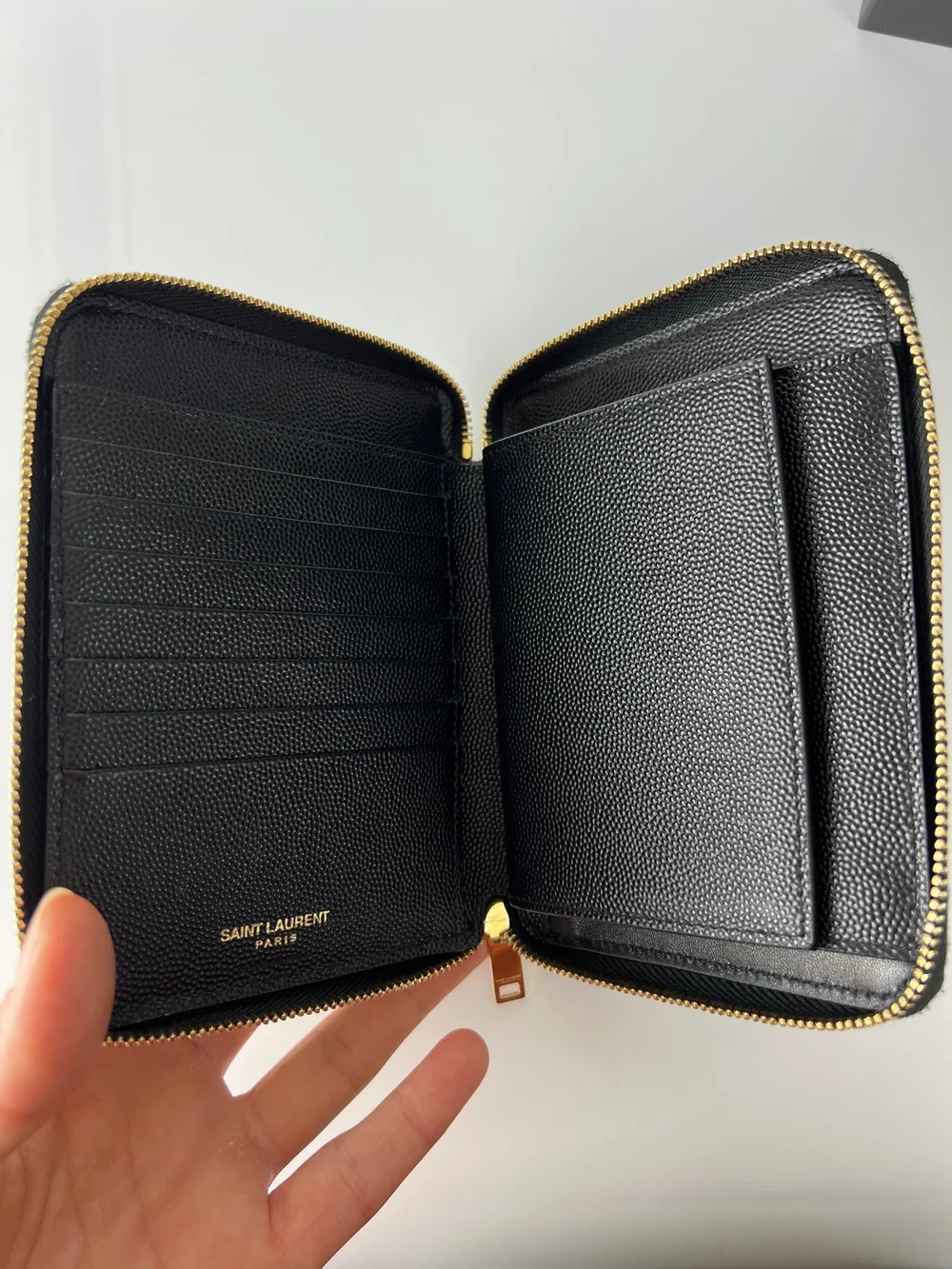 折りたたみ財布 SAINT LAURENT Compact Monogram Quilted Zipper Wallet Bla Saint Laurent monogram zip around compact wallet — MISS LULALA