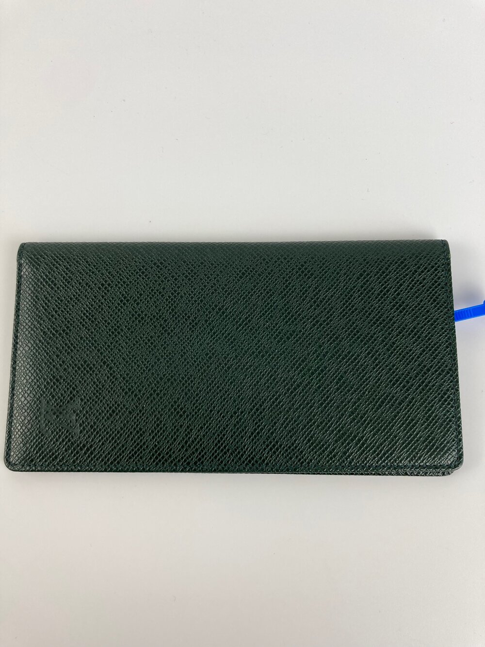 LOUIS VUITTON Green Brazza Taiga Leather Checkbook Wallet - The