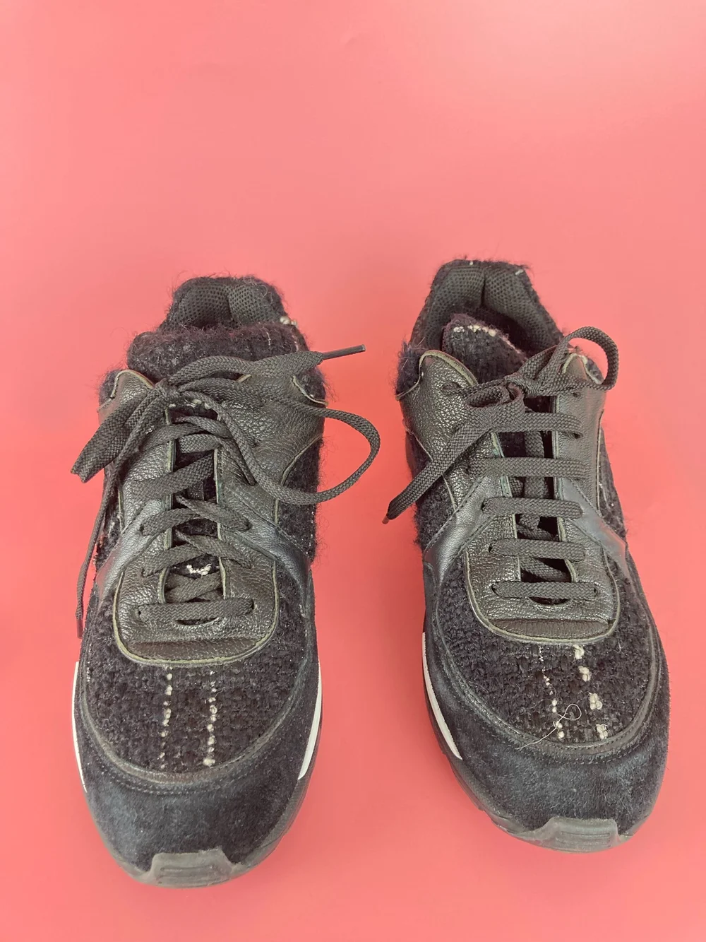 CHANEL Tweed Lace Up Shoes シャネル　シューズ CHANEL Interlocking CC Logo Tweed Sneakers — MISS LULALA