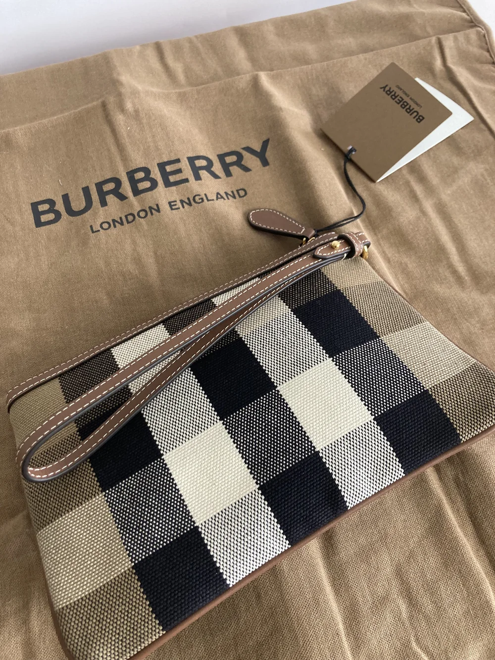 Burberry New Peyton Wristlet Pouch, Taupe Brown IP check, Brand