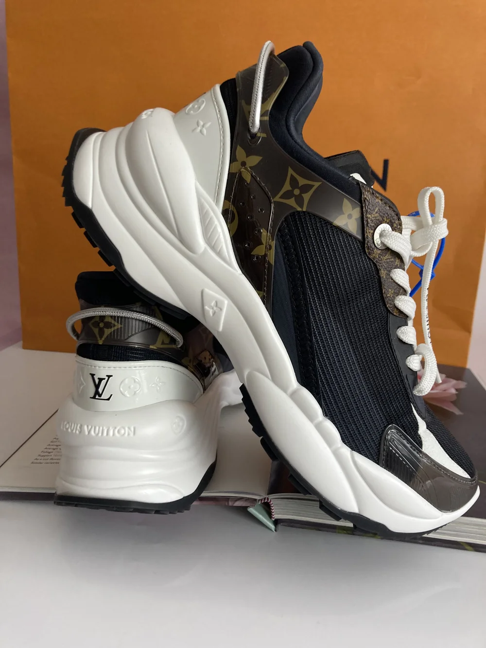 Louis Vuitton Run 55 Sneaker Size:40 — MISS LULALA