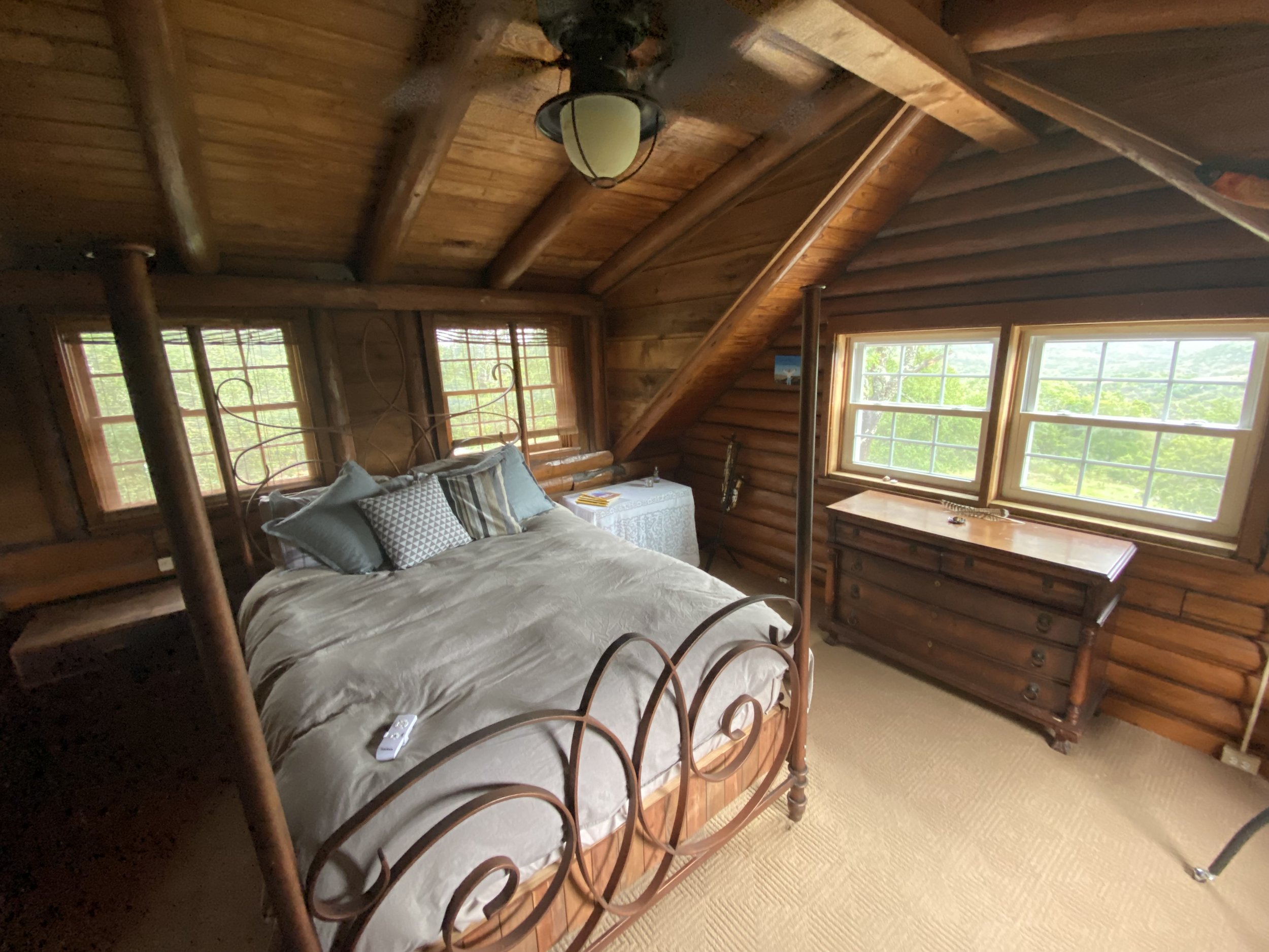 Main Cabin private room