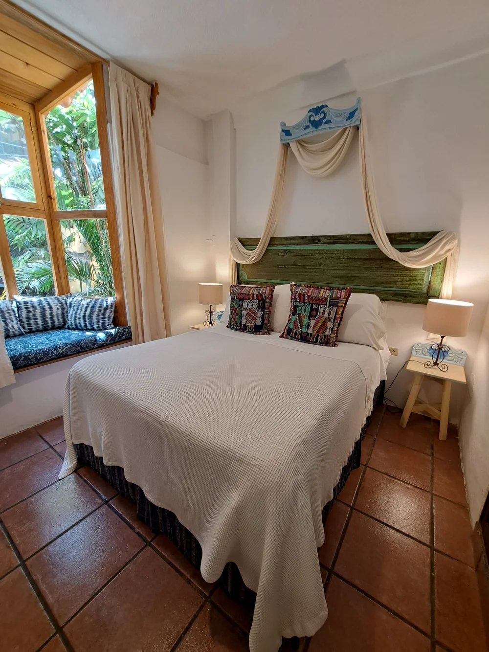 Rooms — Yellow House Hotel | B&B Antigua Guatemala