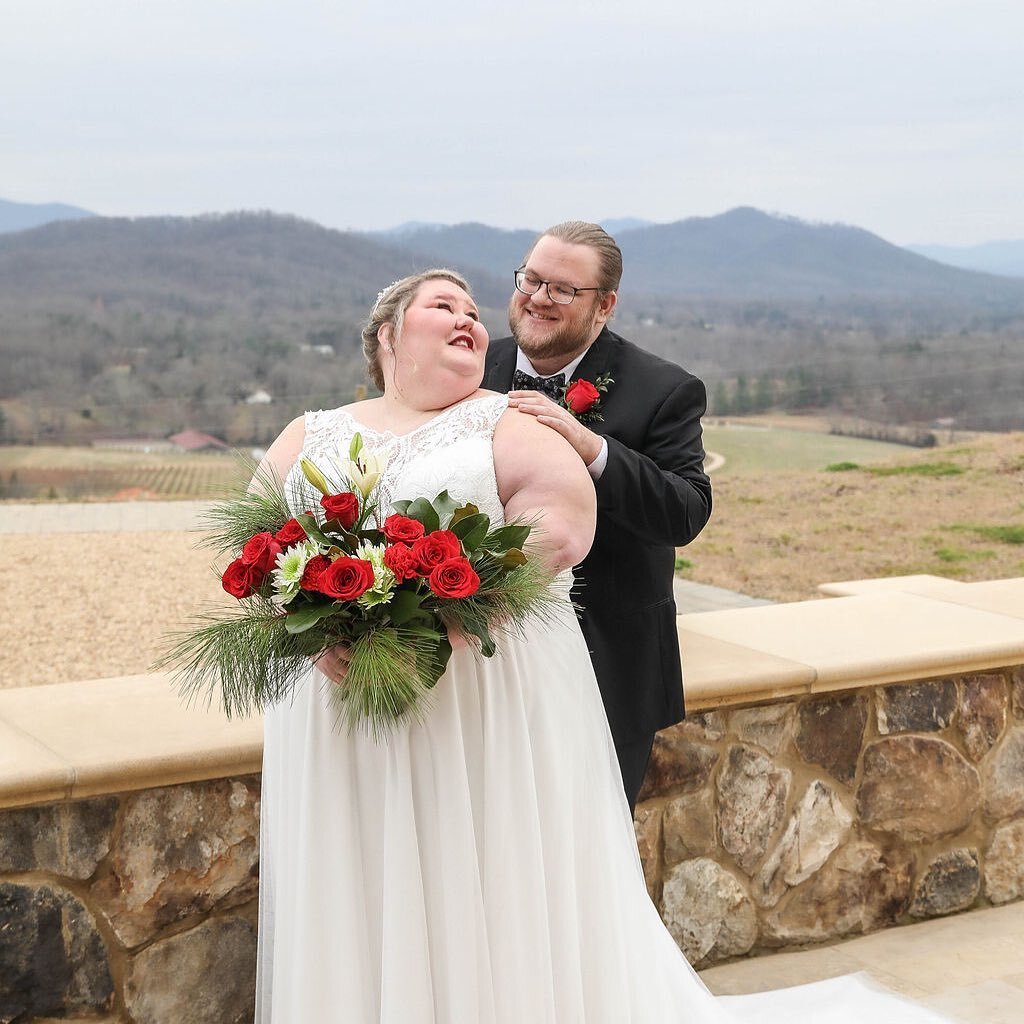 *This* bouquet and *this* couple 🌹❤️
Photos by @jlaphotographyva
Venue @hazymtn
#VineyardWedding #HazyMountainWeddings #VirginiaIsForLovers #VirginiaWedding #Bridal #Wedding #Bride #WeddingDress #WeddingDay #BridetoBe #ShenandoahValley #MountainVi