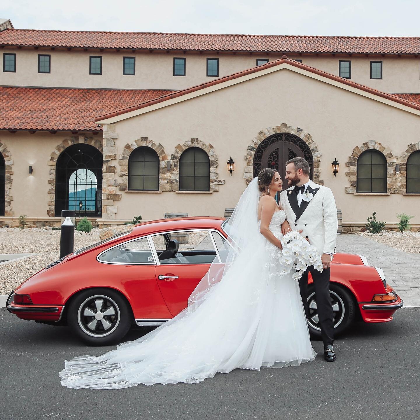 Happy Valentine’s Day! We love celebrating love, today and every day ❤️
Photo by @sanazbutterflyphoto
#VineyardWedding #HazyMountainWeddings #VirginiaIsForLovers #VirginiaWedding #Bridal #Wedding #Bride #WeddingDress #WeddingDay #BridetoBe #