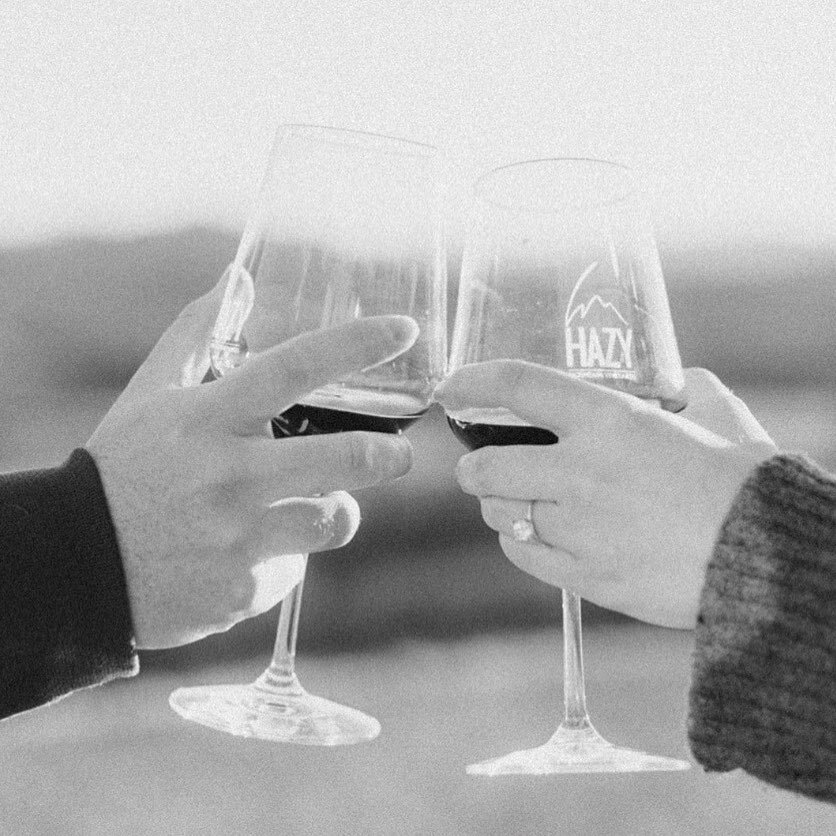 Cheers! You’re engaged! You’ve come to the right place… DM us for more information on what comes next ❤️💍
Love this special moment from D&L’s engagement at Hazy.
Photography @audrajonesphotography
Venue @hazymtn
#Vi