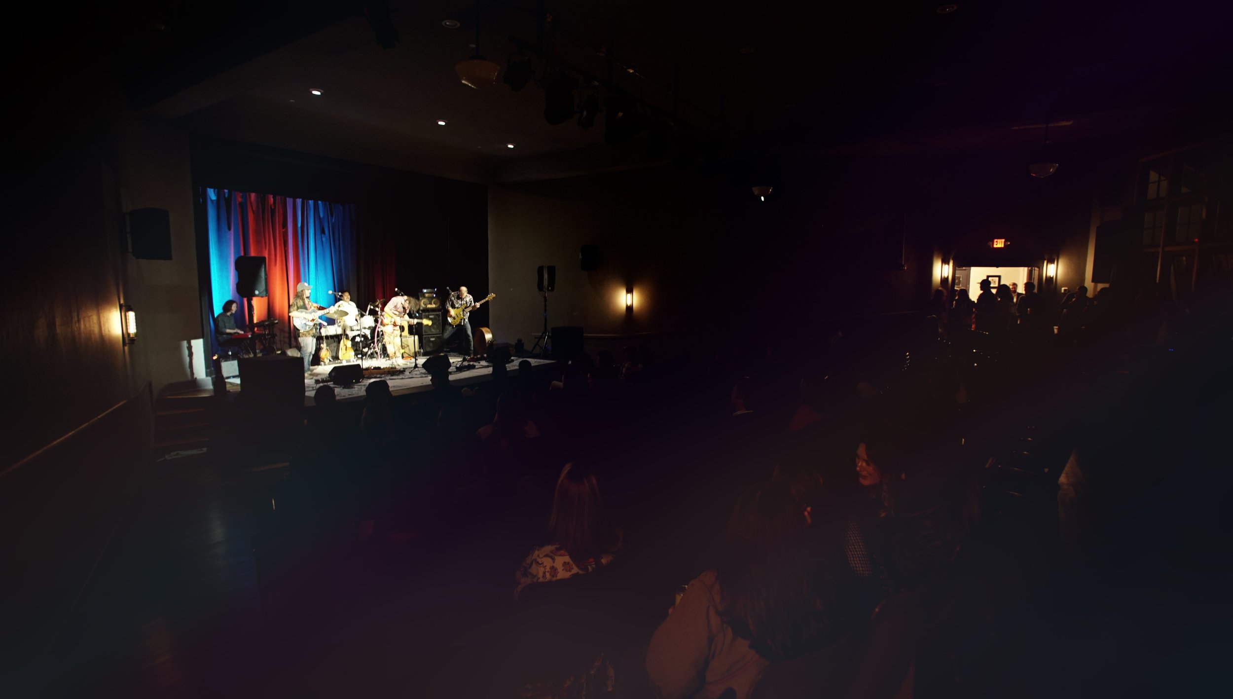 STILLS horizontal.00_00_04_04.Still010.jpg