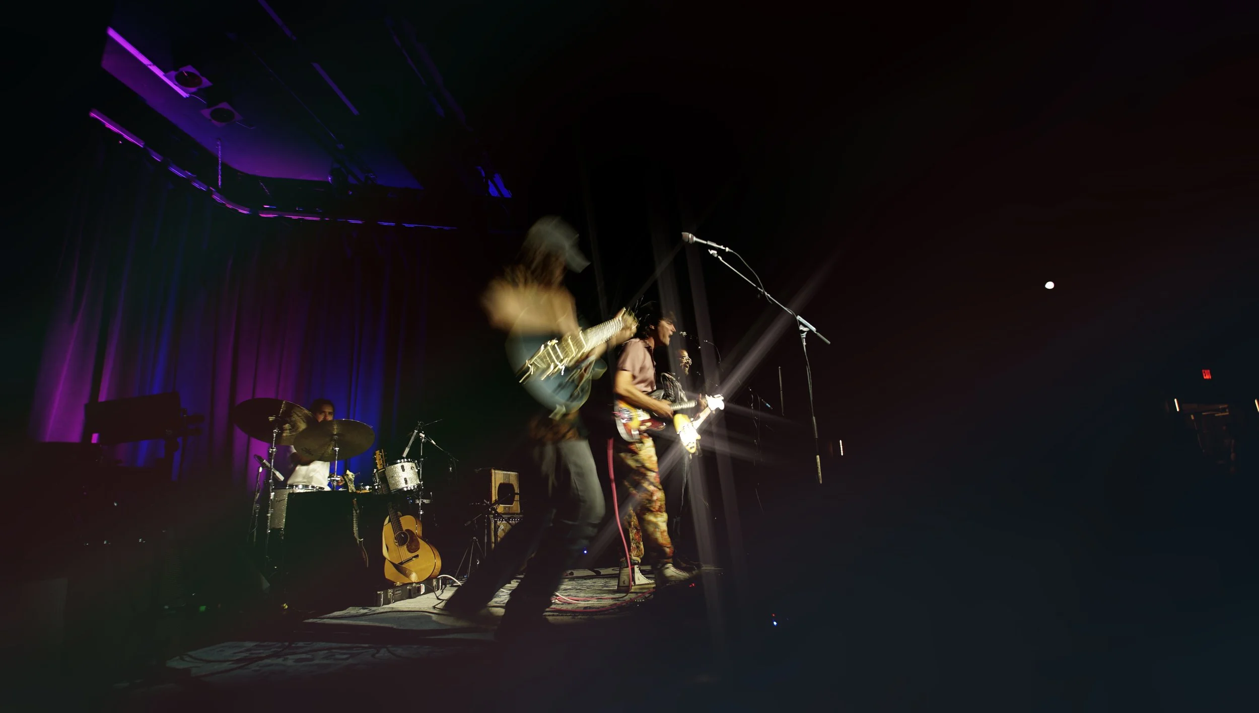 STILLS horizontal.00_00_05_06.Still015.jpg