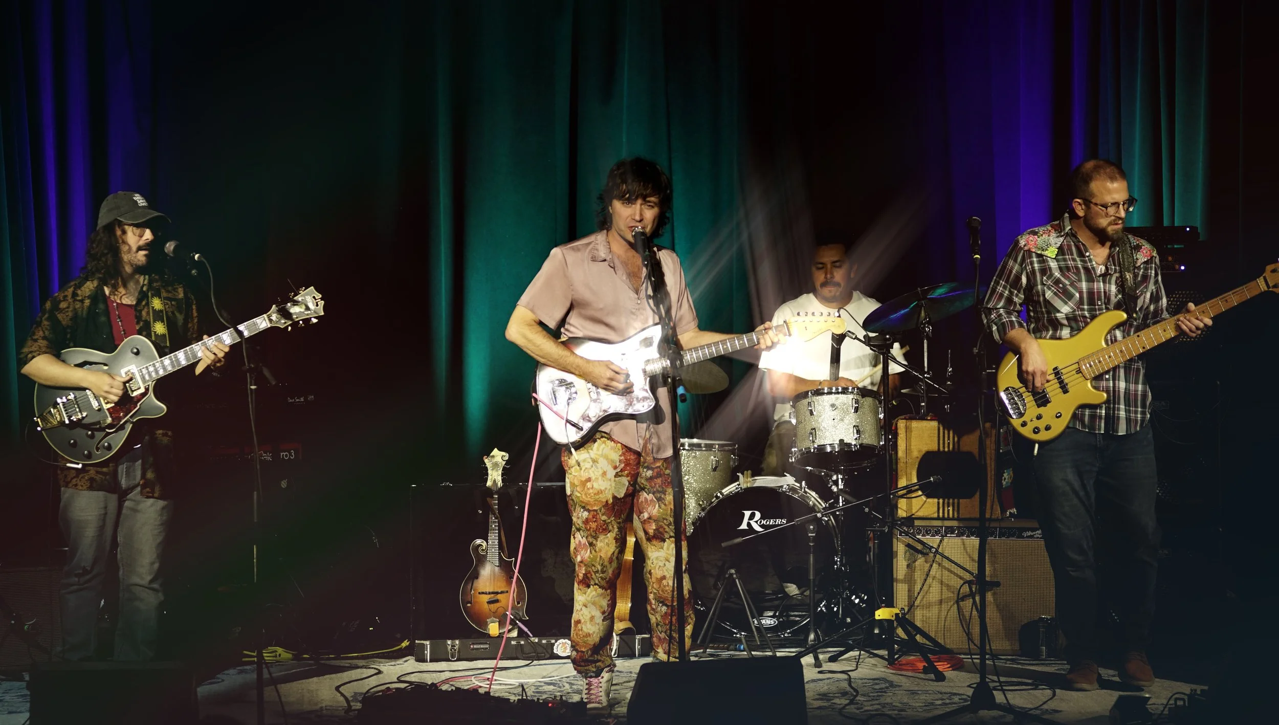 STILLS horizontal.00_00_03_20.Still008.jpg