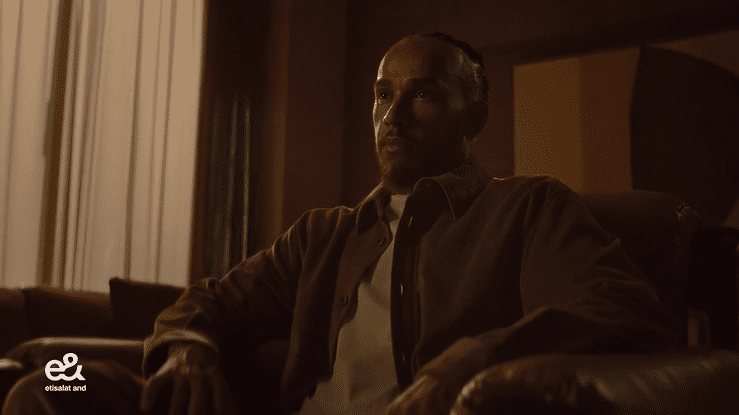 Etisalat LEWIS SLIDE.gif