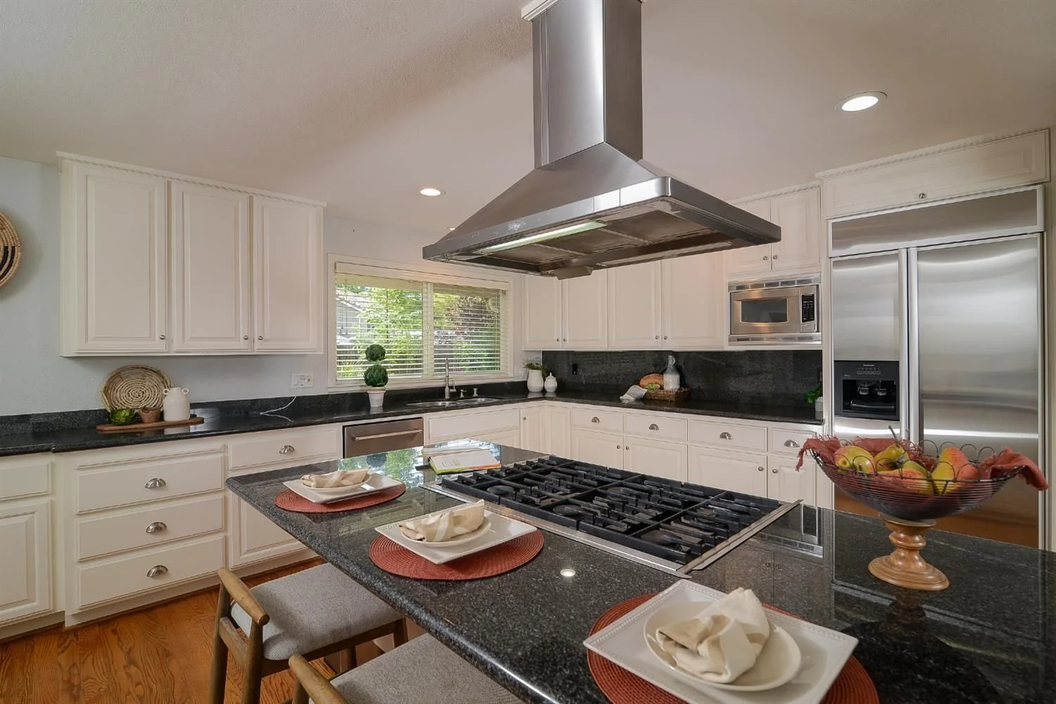 Kitchen2.jpg
