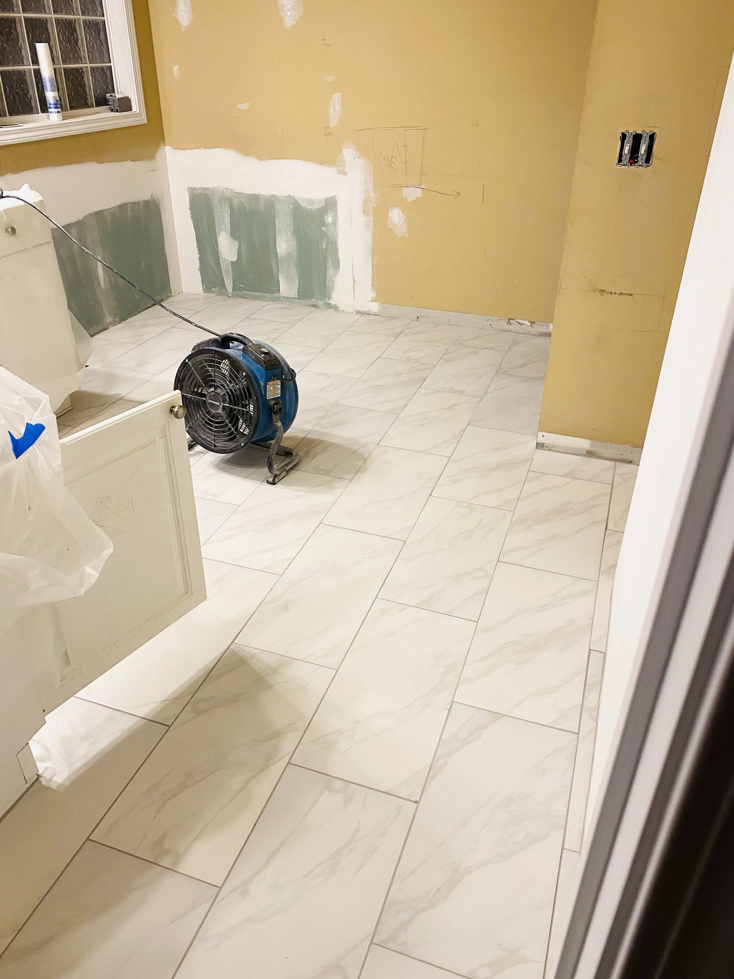 bhomeco-build-bathroom-transformation-before_(6).jpg
