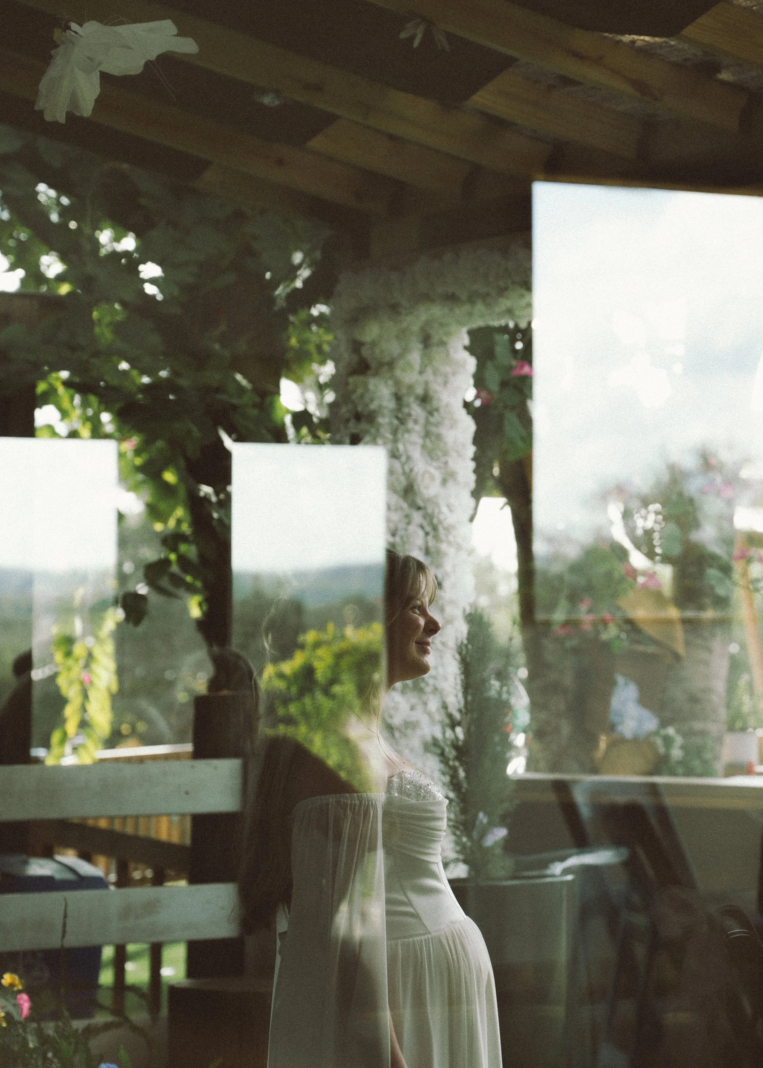 HillHouse Clermont wedding - bride and reflection