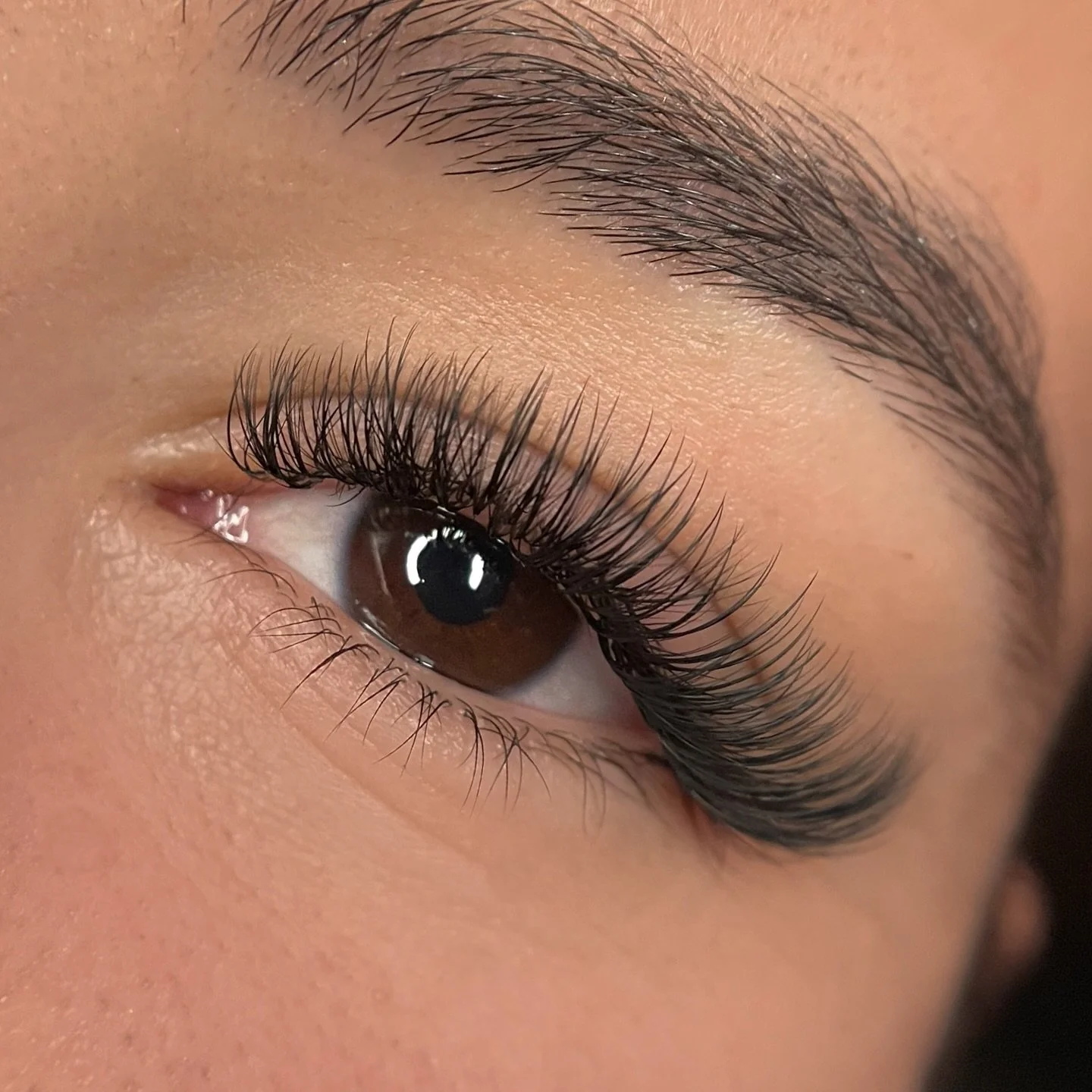 𝙰 𝚆𝚎𝚒𝚐𝚑𝚝 𝙻𝚒𝚏𝚝𝚎𝚍 𝙵𝚛𝚘𝚖 𝚈𝚘𝚞🪽

Lash appointments can feel like a weight is lifted off your shoulders! Getting to chill, getting to vent in a safe space, and feeling like a baddie when you get off the table 🌟

✨𝕃𝕒𝕤𝕙 𝔻𝕖𝕥𝕒𝕚𝕝?