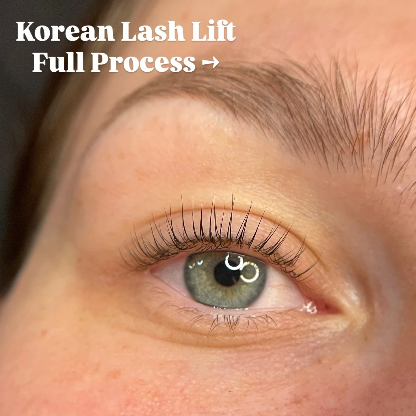 𝙺𝚘𝚛𝚎𝚊𝚗 𝙻𝚊𝚜𝚑 𝙻𝚒𝚏𝚝 𝙿𝚛𝚘𝚌𝚎𝚜𝚜 

The difference between a Western/Traditional Lash Lift and a Korean Lash Lift comes down to technique, products, and the final aesthetic. Both enhance the natural lashes, but they&rsquo;re designed with
