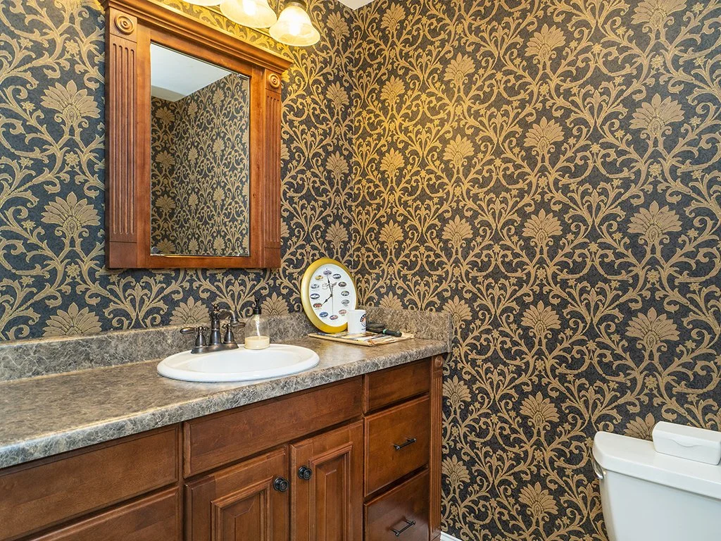 bathroom 1.jpg