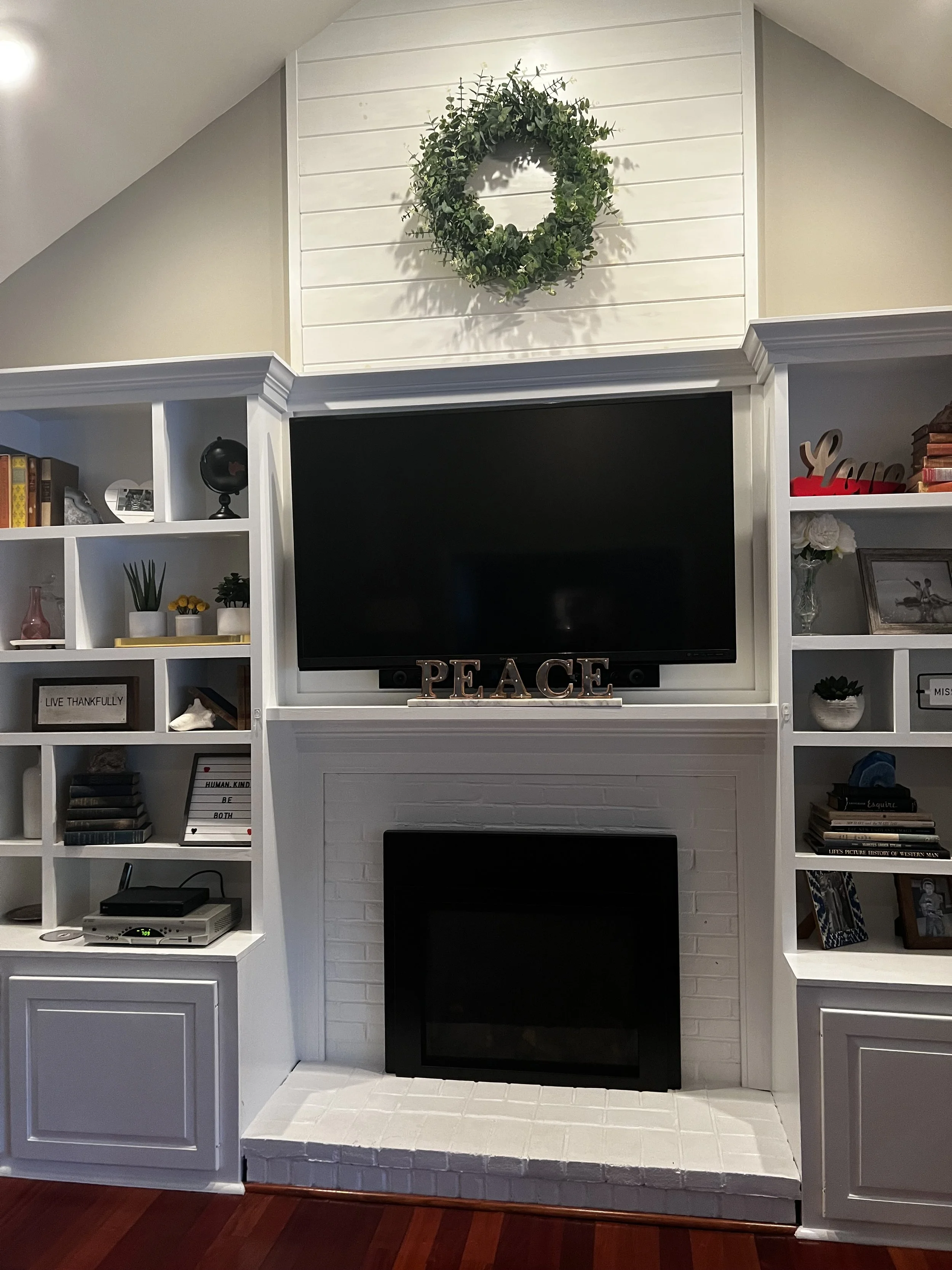 labriola mantle before.jpg