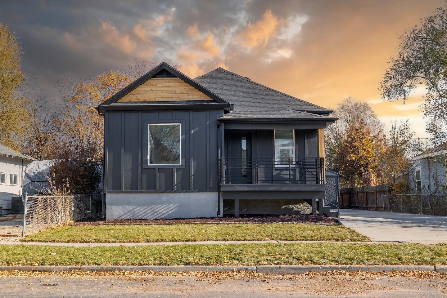 Everyone loves a good remodel. This one turned out so good! 
.
.
.

#utahrealtors #utahrealestate #utahrealtor #utahhomes #utahrealestateagent #utahhomeowner #utahhomeforsale #utahhomesforsale #saltlakerealestate #utahhomeownership #utahliving #saltl