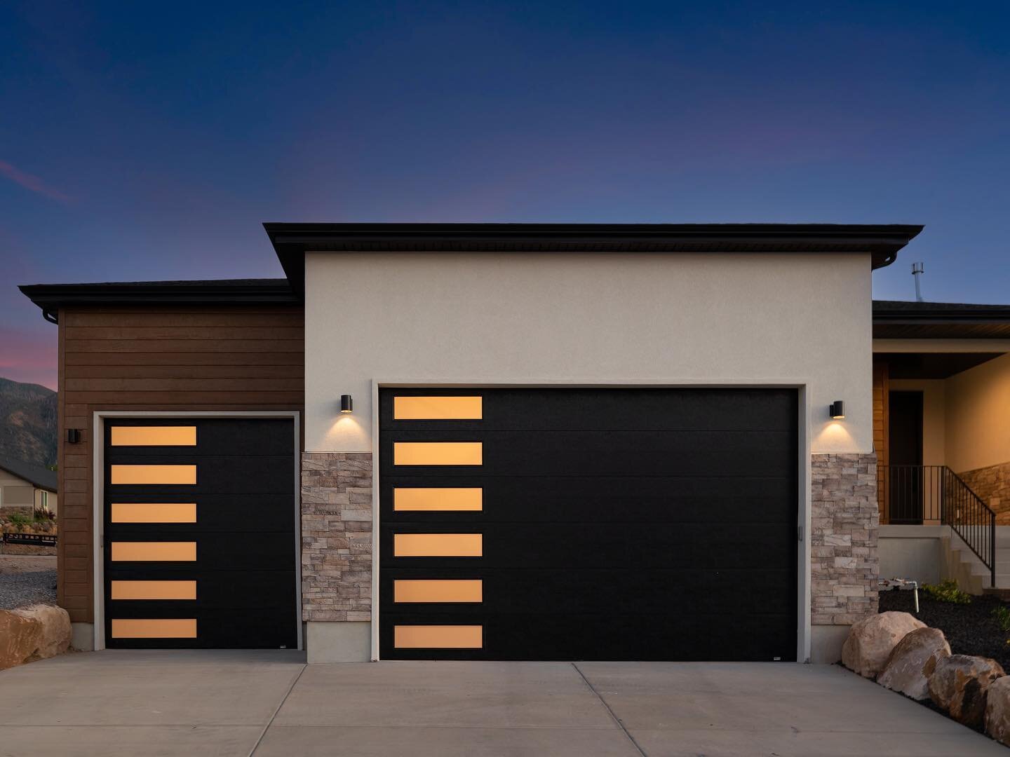 Now that&rsquo;s a good looking garage! 😍
.
.
.
#utahrealestate #utahhomes #utahrealtor #utah #realestate #saltlakecity #realtor #utahrealestateagent #utahrealtors #utahhomesforsale #slc #realestateagent #utahhomeforsale #utahhomeowner #dreamhome #s