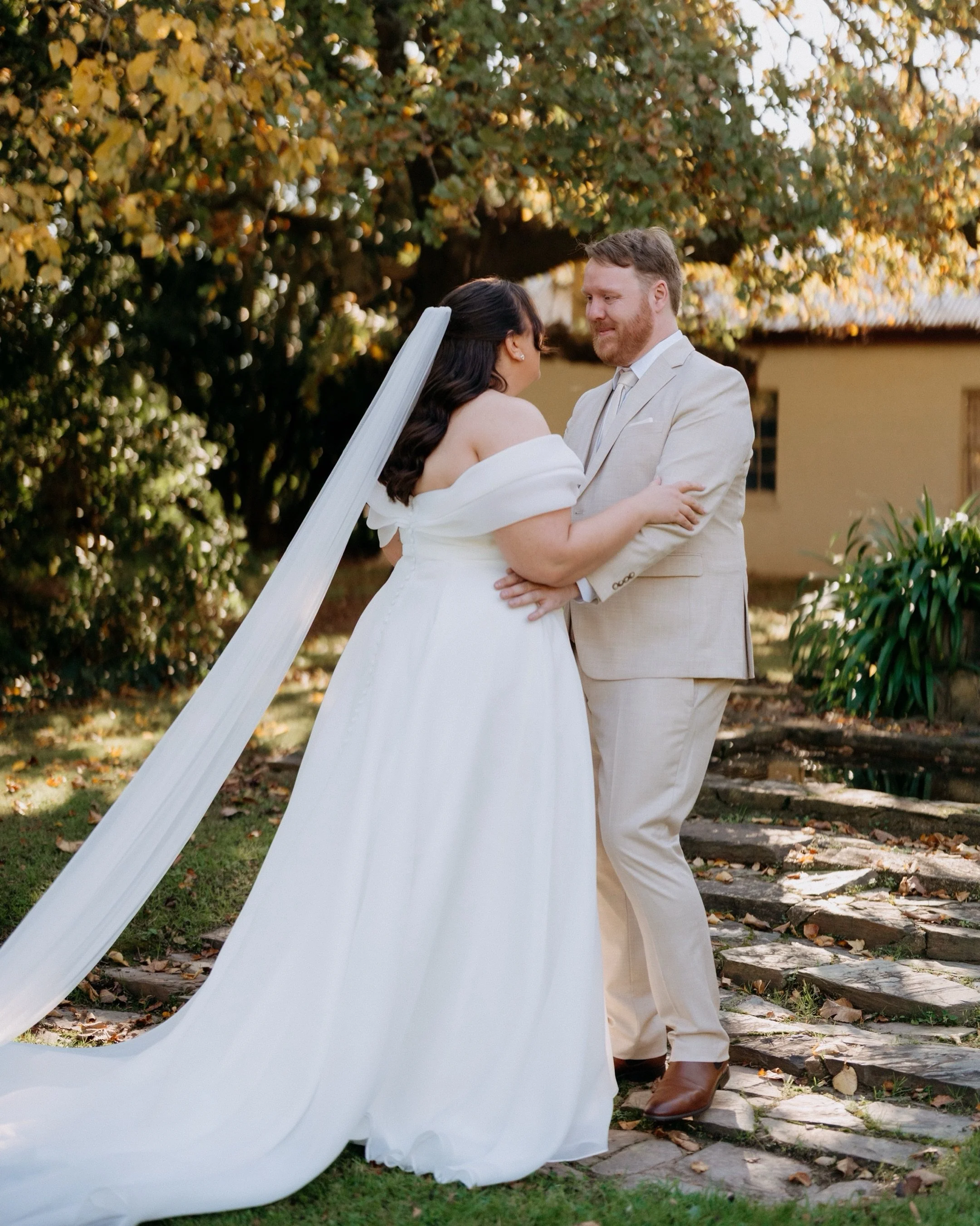 The perfect wedding day timeline isn&rsquo;t about rushing through moments.
It&rsquo;s about creating space to actually feel them 🤍

A first look to calm the nerves and allow the built up pre-ceremony tears surface. Trust me there was more than enou