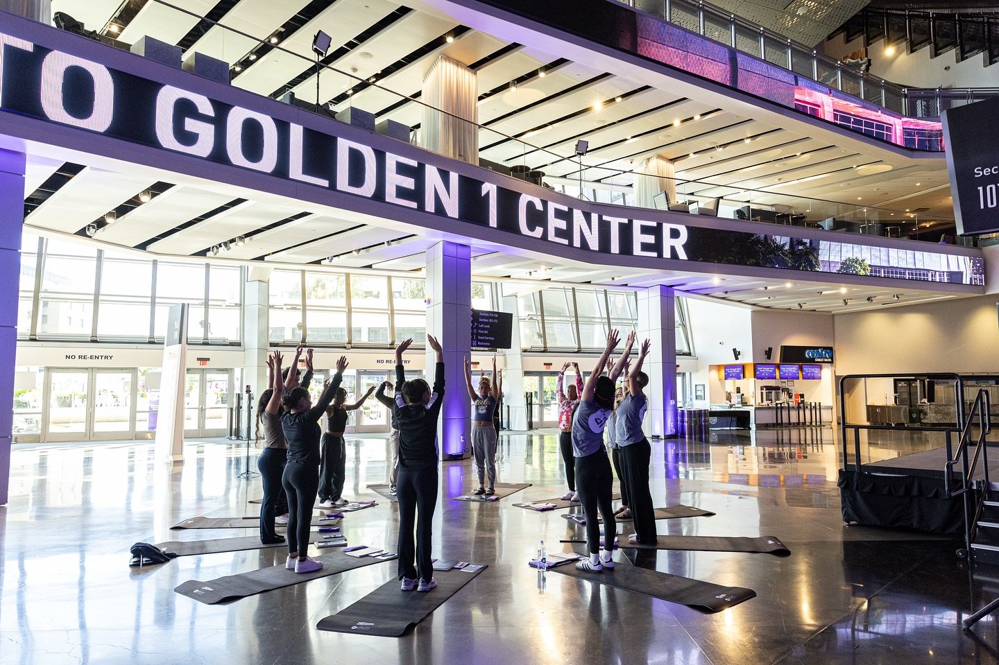 🌱Grow Through What You Go Through🌱

Back in May, in honor of Mental Health Awareness Month, we had the privilege of partnering with the @sacramentokings for a powerful UPLIFT session centered on healing, self-connection, and growth.

Through moveme