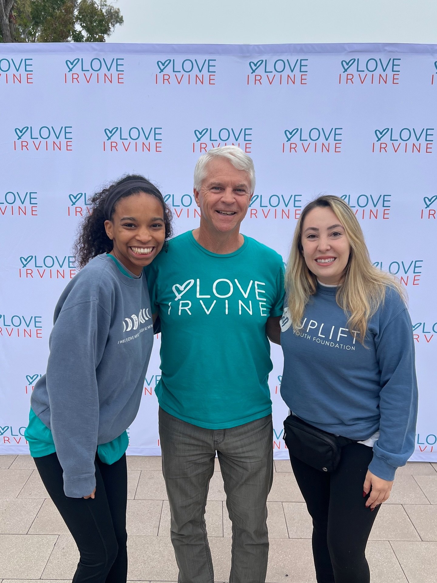 18 volunteers. 1,000 wellness kits. Endless impact.✨

Together with LOVE Irvine, we prepped the tools that will support students in our 2026 programs; mindful breathing cards, reflection prompts and more.

Grateful for every helping hand that showed 