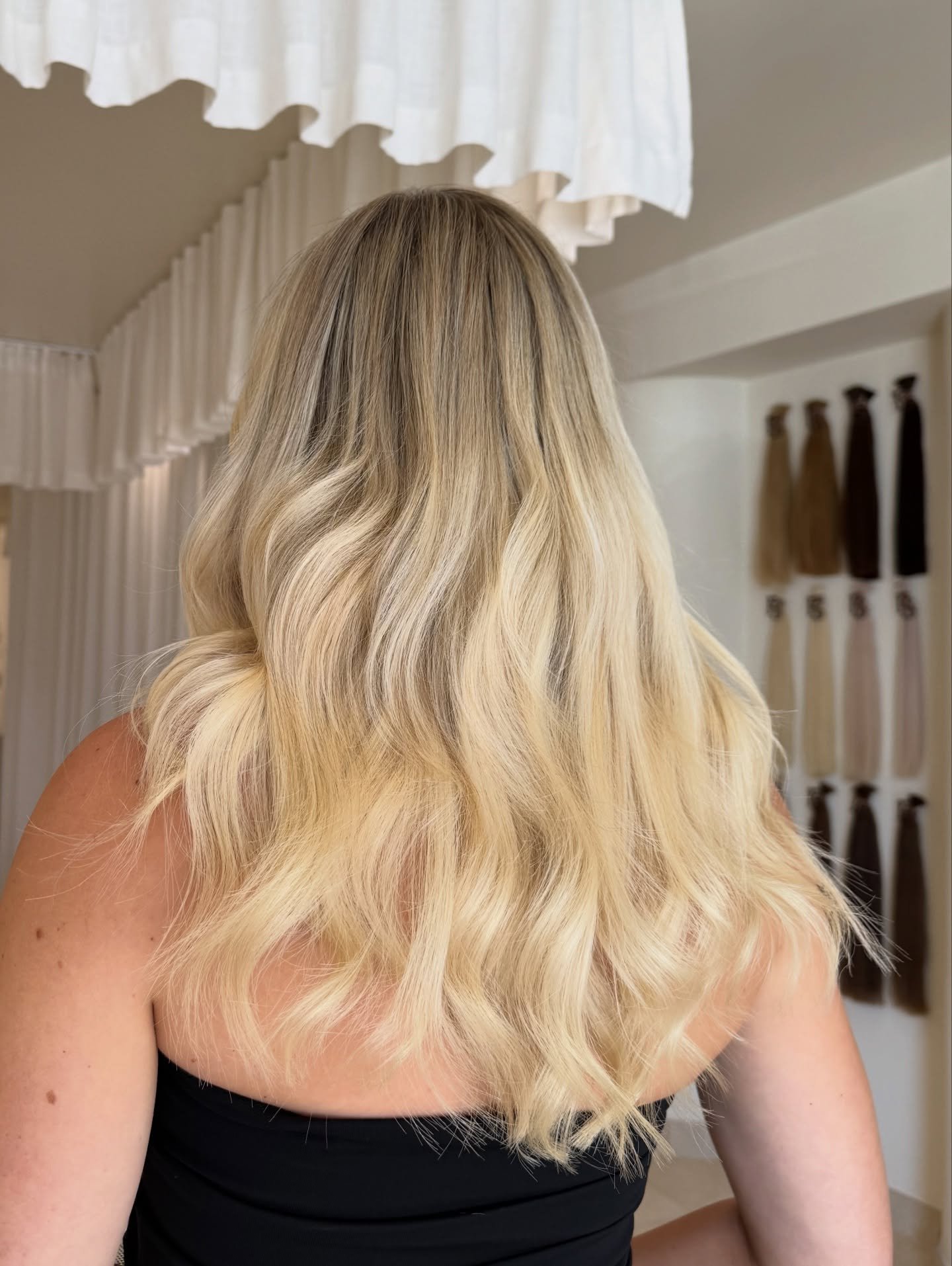 NANO BEADS INSTALL 

Swipe to see the before &mdash;> 

I absolutely love this transformation. Brightening her hair with added extensions while giving thickness and evening out the sparse ends. 

#nanobeads #hairextensionspecialist #hairhealth #pr