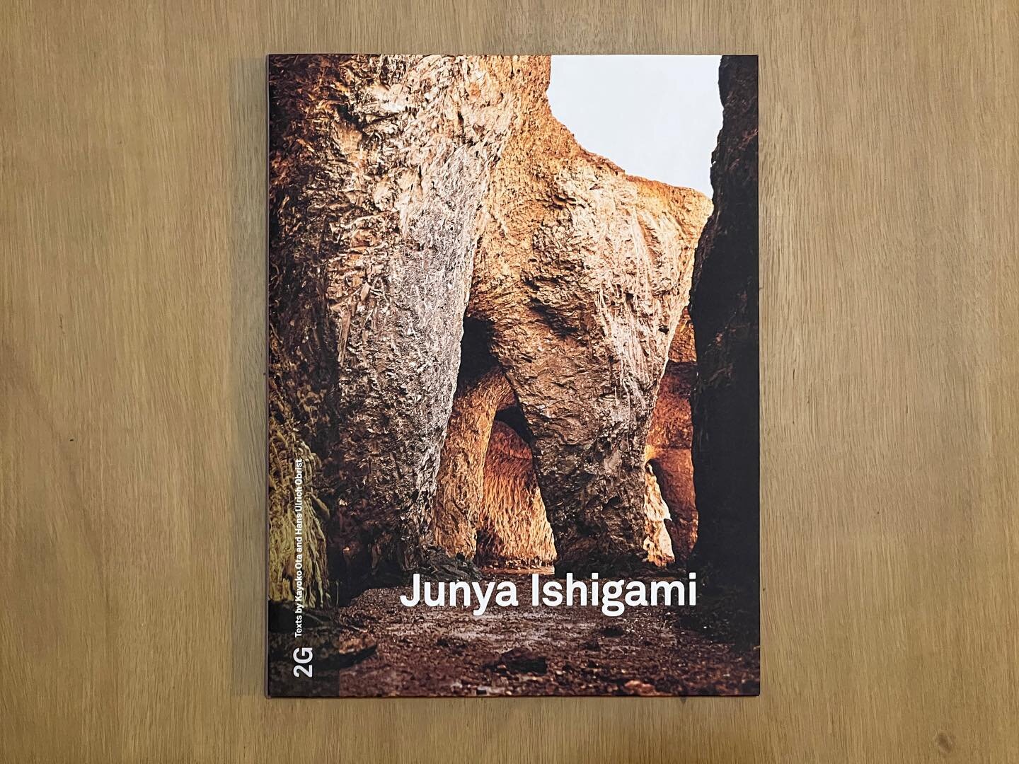 2G: JUNYA ISHIGAMI

Japanese architect Junya Ishigami (born 1974) who became known for his proposal for the Japan Pavilion at the Venice Architecture Biennale 2008.  The following year, he completed the Kanagawa Institute of Technology Workshop and w