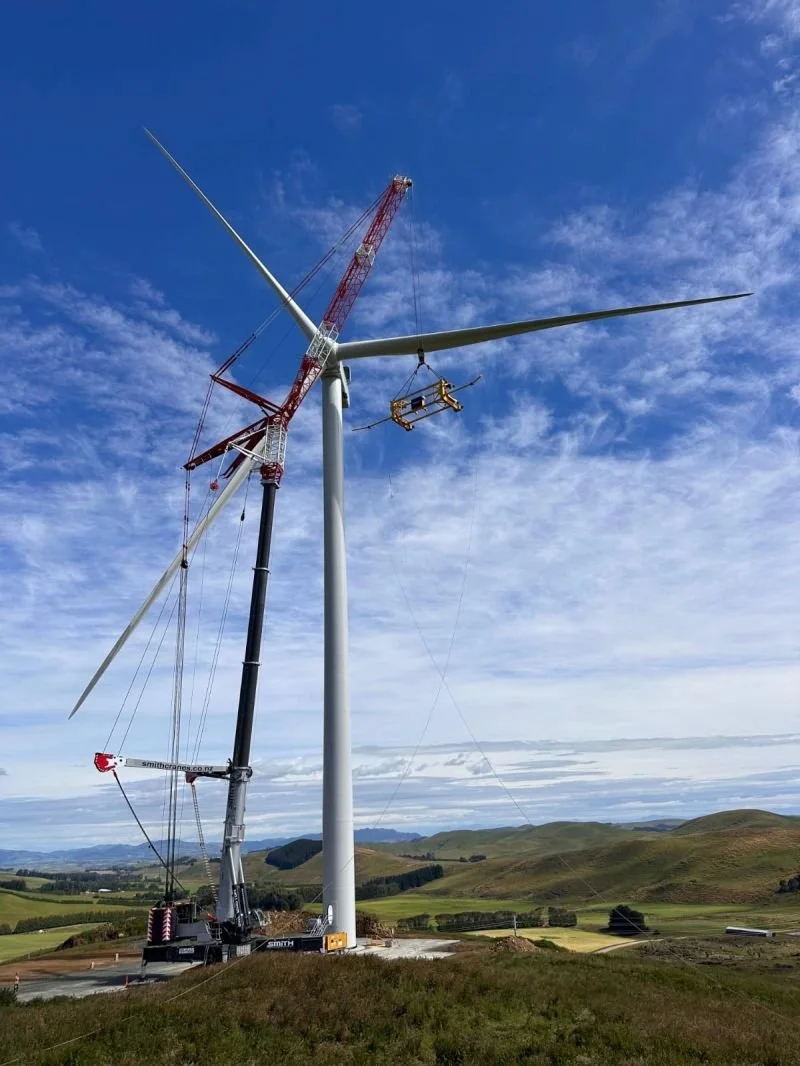 Blade Installation begins at Kaiwera Downs Stage 2 