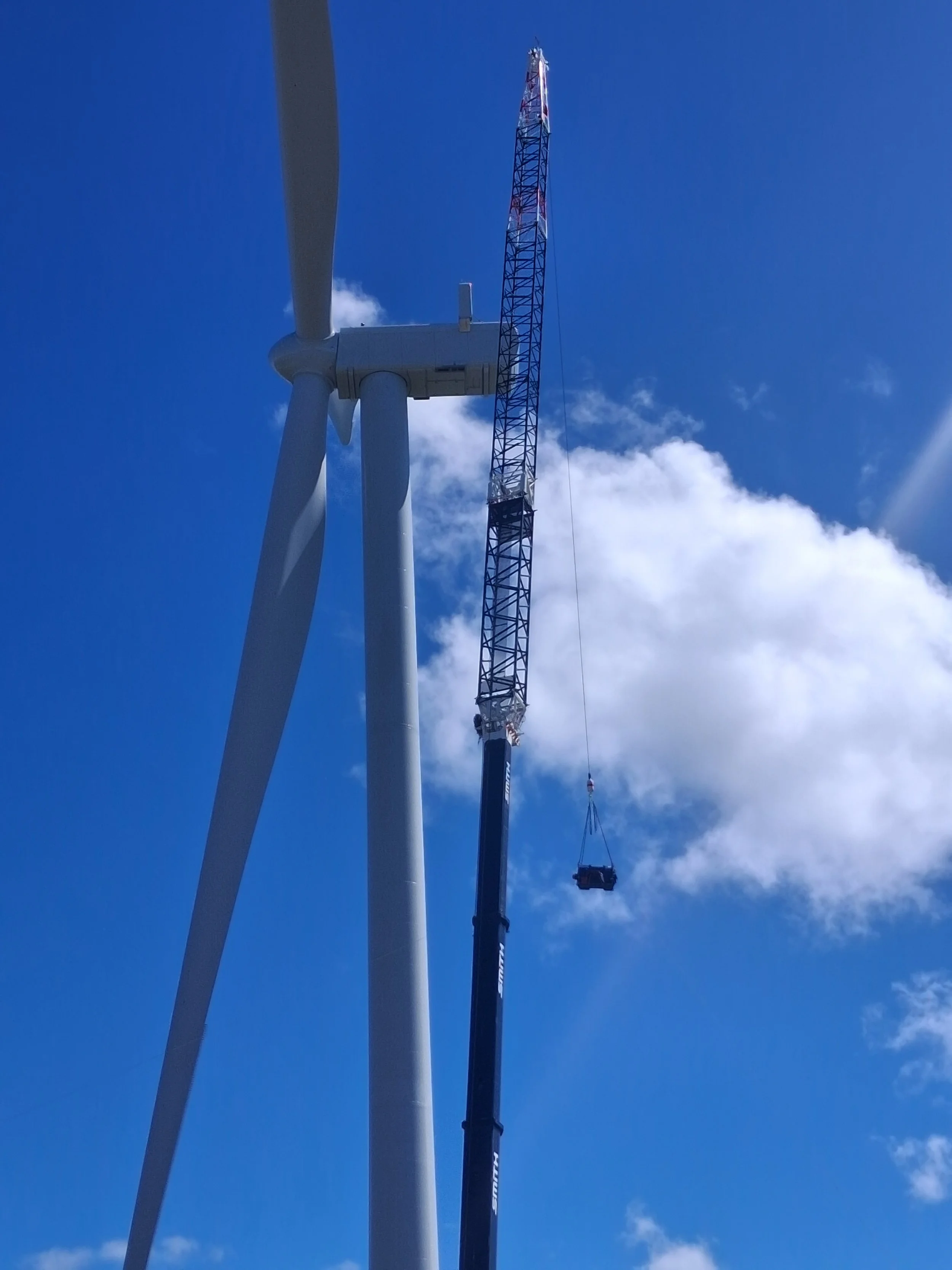 106 Metres of Reach. 8 Tonnes on the Hook.