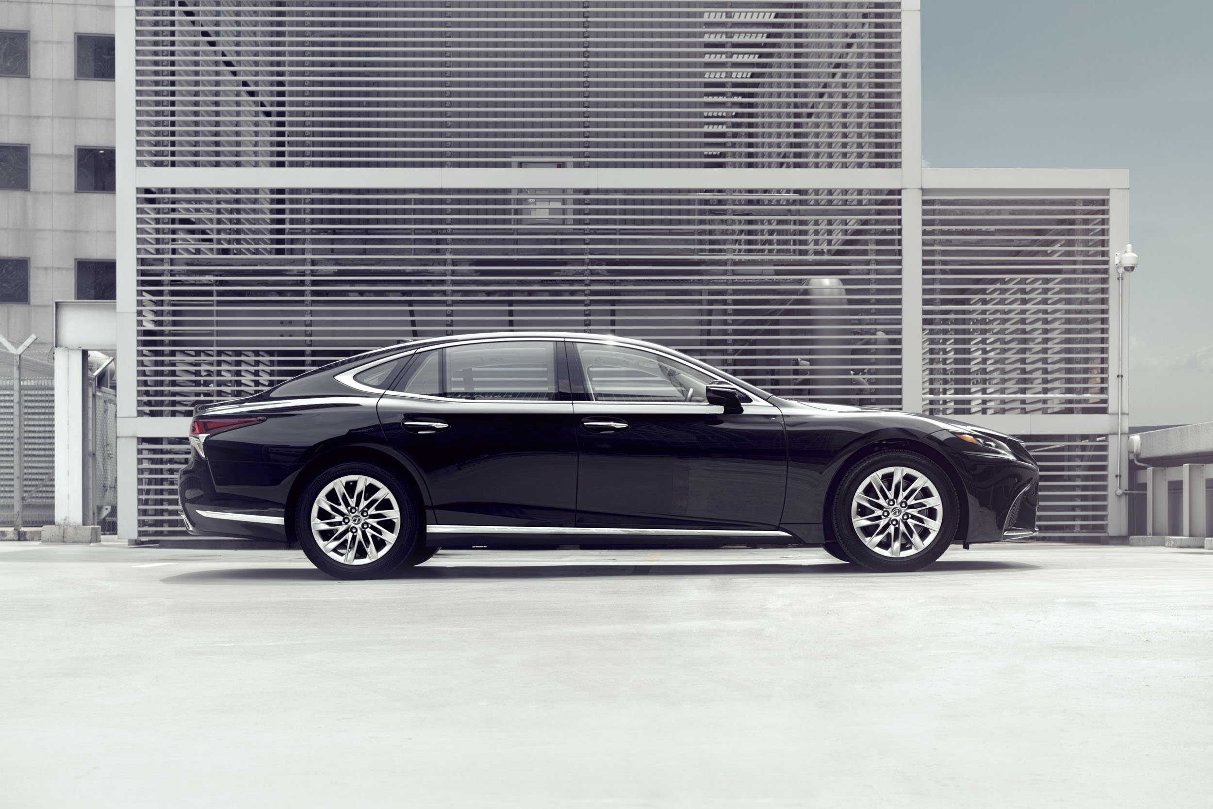 Tftstudio_Lexus LS_web_001.jpg