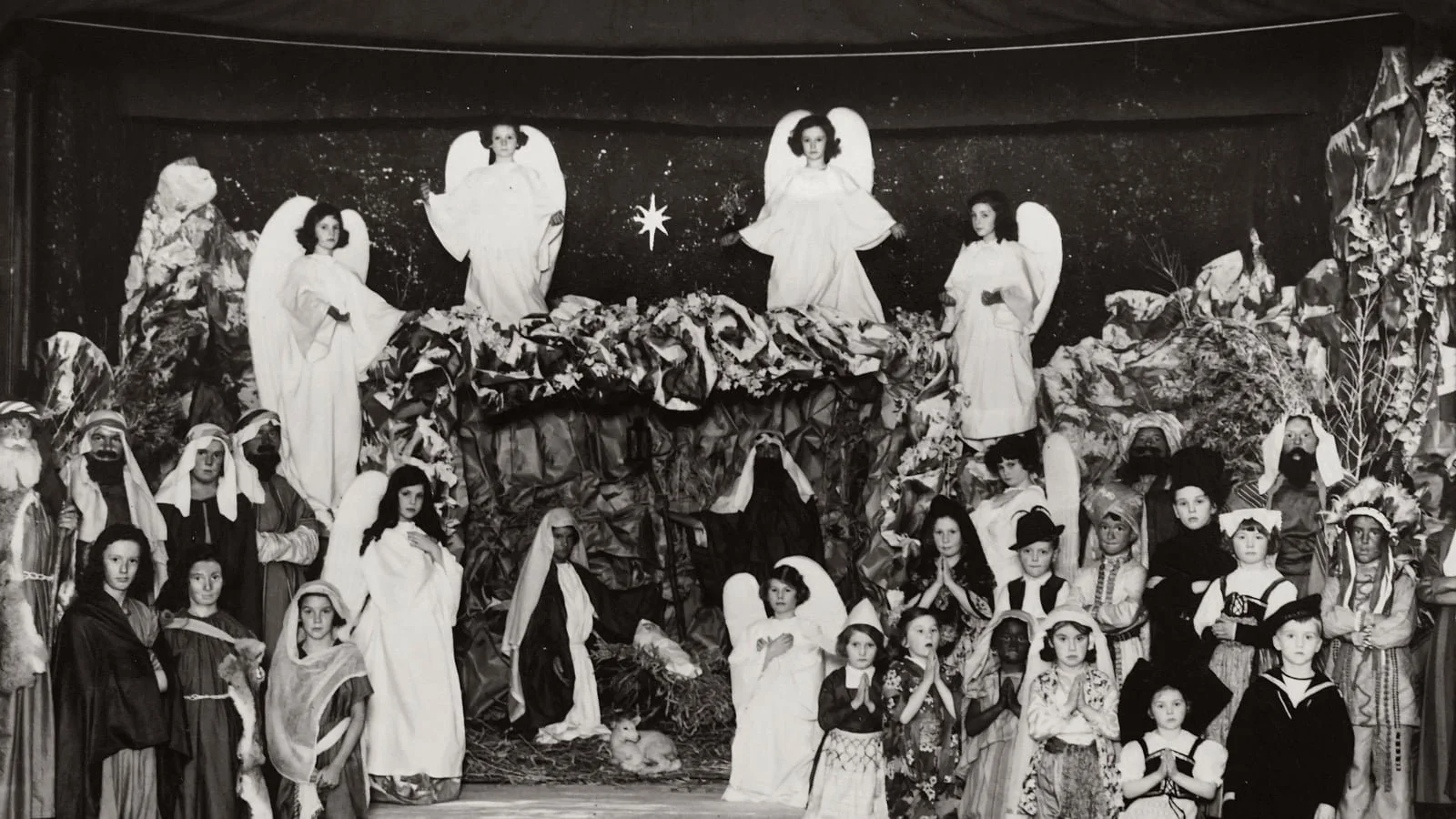 10 Best Ways to Engage Your Alumni this Christmas