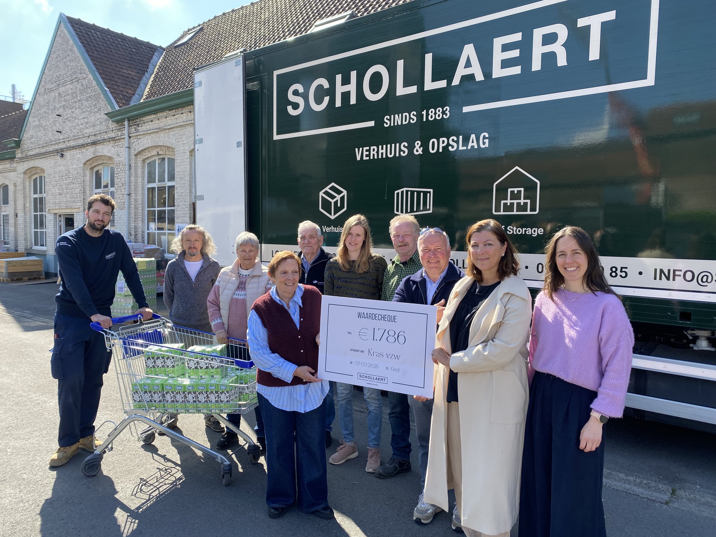 Charity Box van Schollaert levert nieuwe pampers op voor Kras