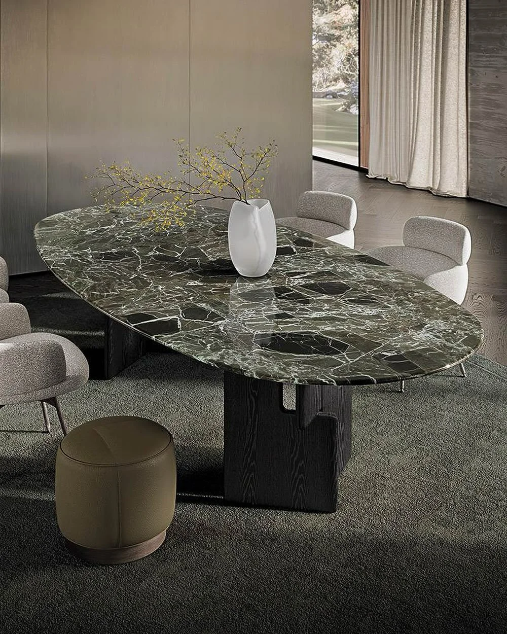 L&rsquo;art de la mati&egrave;re. Le souffle des ann&eacute;es 70 par Minotti

Po&eacute;tique et sculpturale, la table Nico incarne une vision audacieuse du design.
Son jeu de formes g&eacute;om&eacute;triques embo&icirc;t&eacute;es cr&eacute;e un d