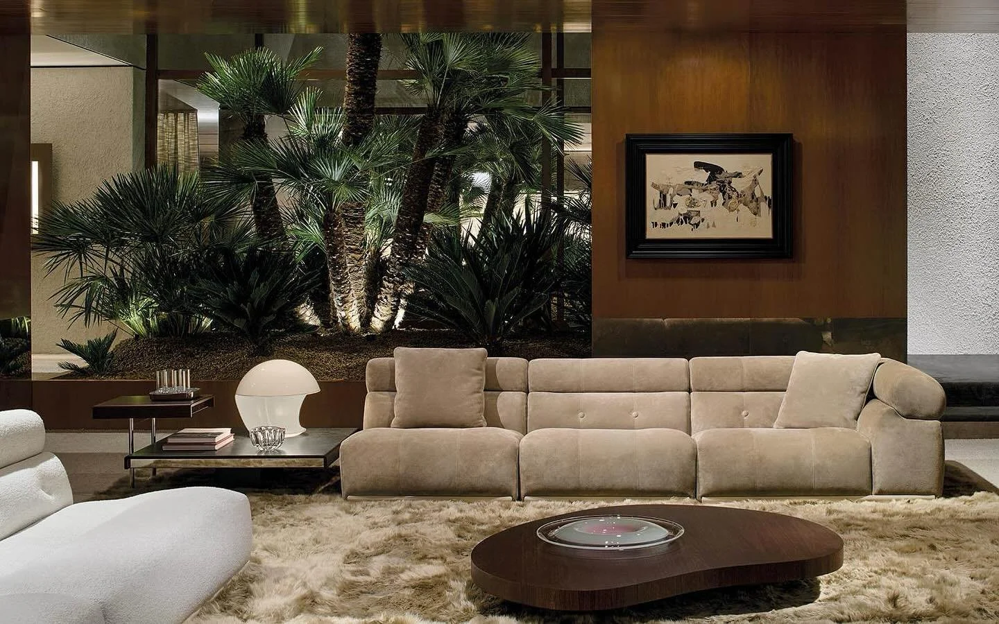 Le canap&eacute; &ldquo;Coup&eacute;&rdquo; de Minotti : une &oelig;uvre sculpturale du confort.

Con&ccedil;u par Giampiero Tagliaferri pour Minotti, le canap&eacute; Coup&eacute; se distingue par sa silhouette audacieuse, presque architecturale. Li