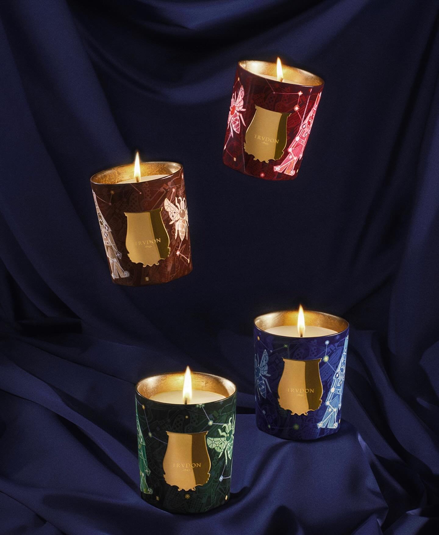 Pour No&euml;l, Trudon s&rsquo;associe &agrave; l&rsquo;illustrateur Brecht Evens pour r&eacute;inventer l&rsquo;univers myst&eacute;rieux et po&eacute;tique des constellations, donnant vie &agrave; un royaume enchant&eacute; o&ugrave; l&rsquo;imagin