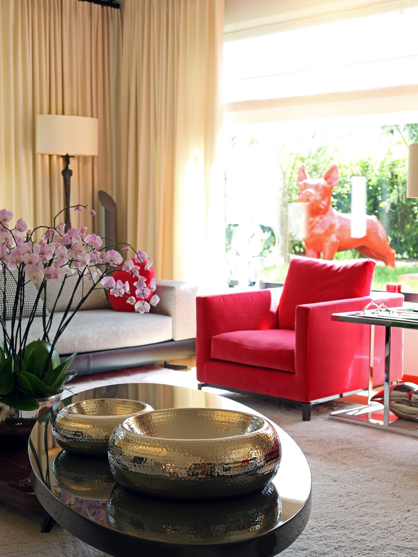 Chez Bonn, nous concevons des espaces de vie confortables et pleinement habitables.

Plongez dans une maison contemporaine pleine de charme, o&ugrave; chaque d&eacute;tail affirme une vraie personnalit&eacute;. Pour cette r&eacute;novation, nous avon